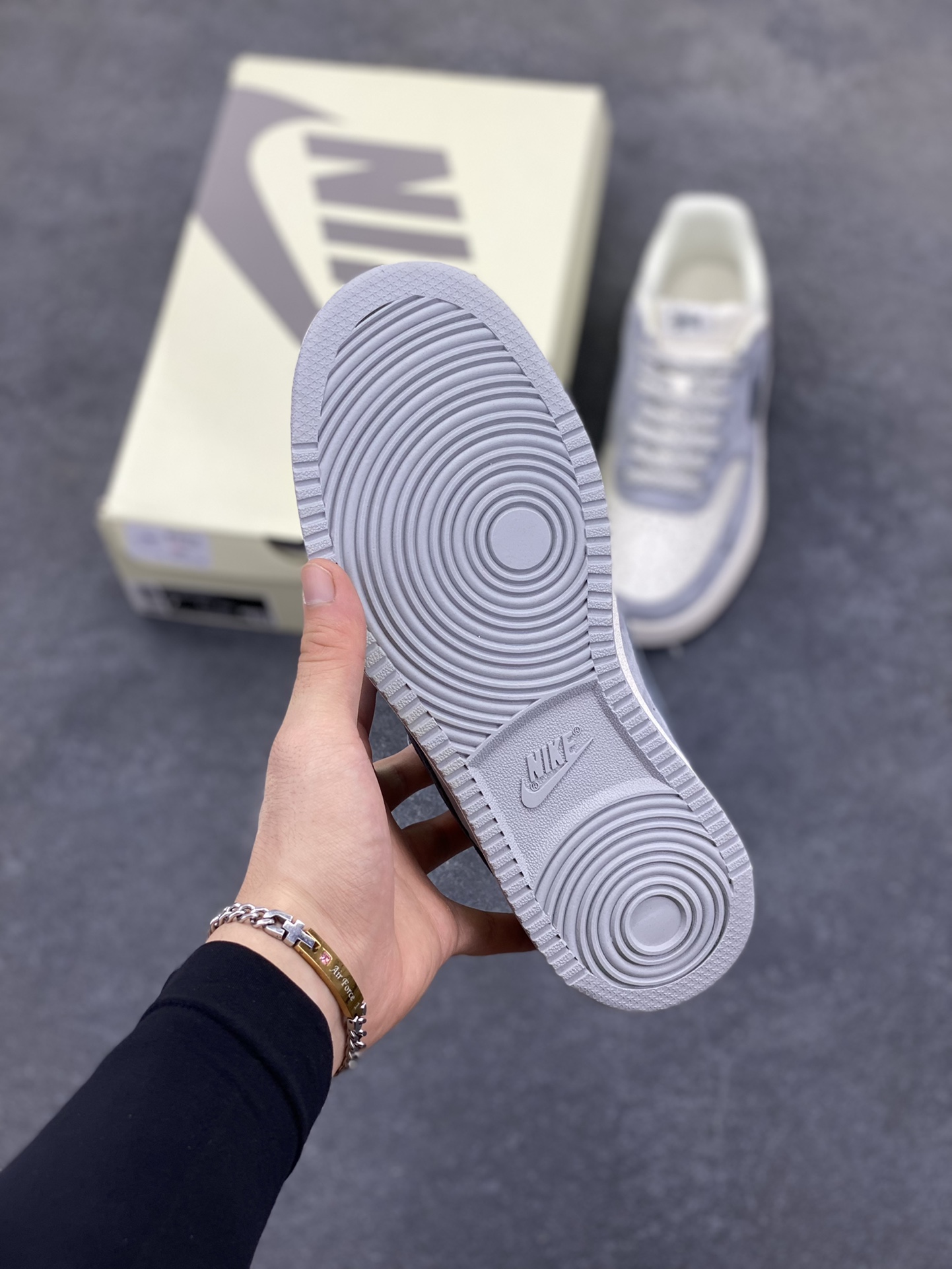 图片[5]-福利特价 海外爆款 ZP订单 NIKE EBERNON Low prm 小空军低帮百搭透气休闲运动板鞋 独家头层版本 原数据独家私模大底 纯正版型 清洁度完美 货号：FD5188-117 尺码：36 36.5 37.5 38 38.5 39 40 40.5 41 42 42.5 43 44 44.5 45-选品中心