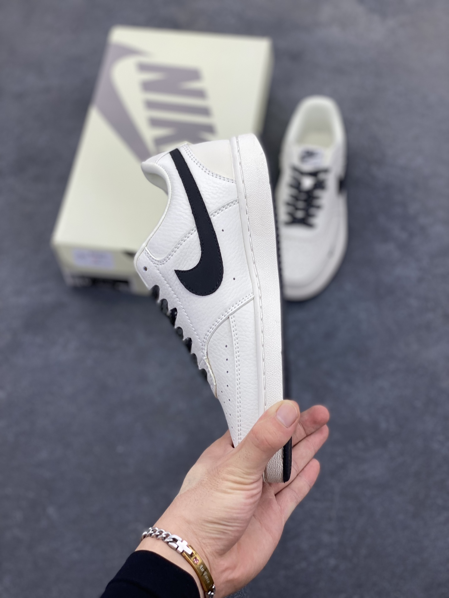 图片[3]-福利特价 海外爆款 ZP订单 NIKE EBERNON Low prm 小空军低帮百搭透气休闲运动板鞋 独家头层版本 原数据独家私模大底 纯正版型 清洁度完美 货号：FD5188-112 尺码：36 36.5 37.5 38 38.5 39 40 40.5 41 42 42.5 43 44 44.5 45-选品中心