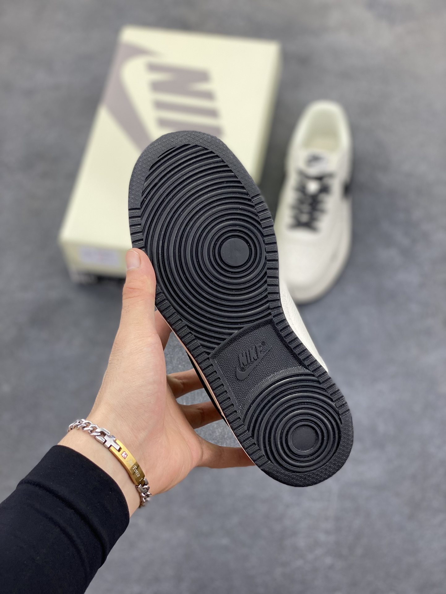 图片[5]-福利特价 海外爆款 ZP订单 NIKE EBERNON Low prm 小空军低帮百搭透气休闲运动板鞋 独家头层版本 原数据独家私模大底 纯正版型 清洁度完美 货号：FD5188-112 尺码：36 36.5 37.5 38 38.5 39 40 40.5 41 42 42.5 43 44 44.5 45-选品中心