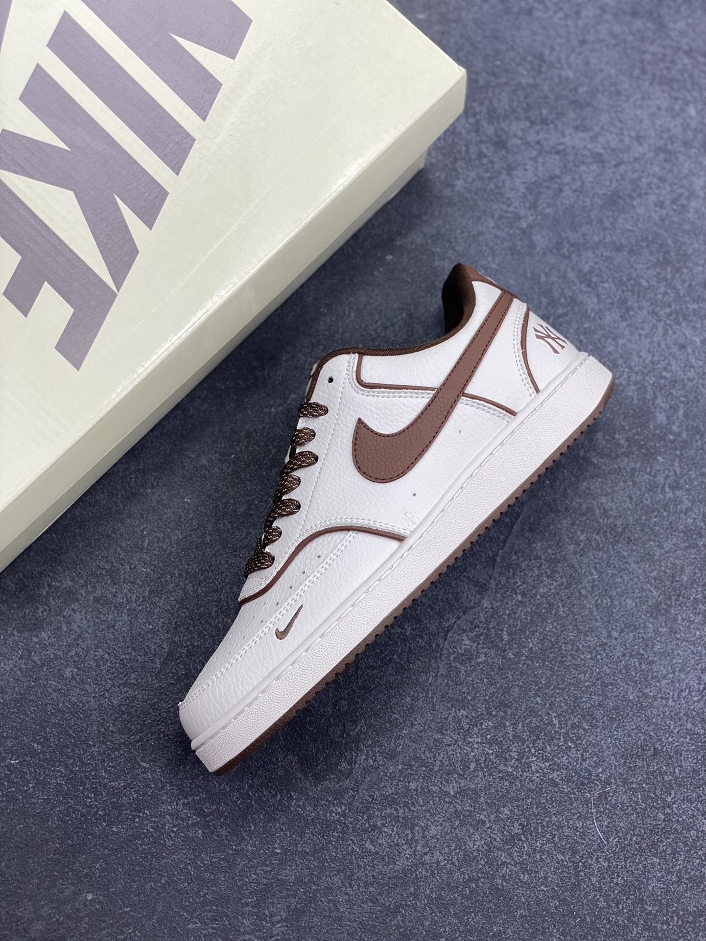 图片[7]-福利特价 海外爆款 ZP订单 NIKE EBERNON Low prm 小空军低帮百搭透气休闲运动板鞋 独家头层版本 原数据独家私模大底 纯正版型 清洁度完美 货号：FD5188-124 尺码：36 36.5 37.5 38 38.5 39 40 40.5 41 42 42.5 43 44 44.5 45-选品中心