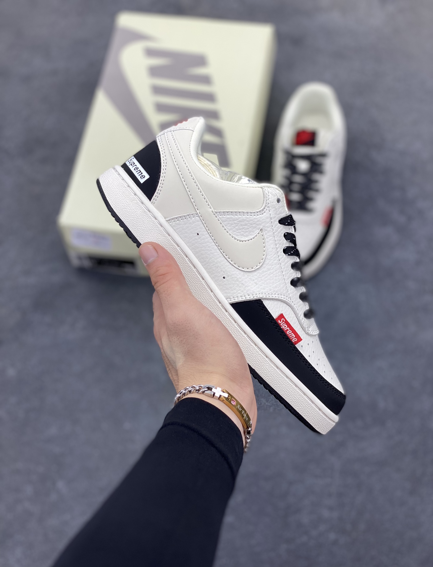 福利特价 海外爆款 ZP订单 NIKE EBERNON Low prm 小空军低帮百搭透气休闲运动板鞋 独家头层版本 原数据独家私模大底 纯正版型 清洁度完美 货号:FD5188-127 尺码:36 36.5 37.5 38 38.5 39 40 40.5 41 42 42.5 43 44 44.5 45-选品中心