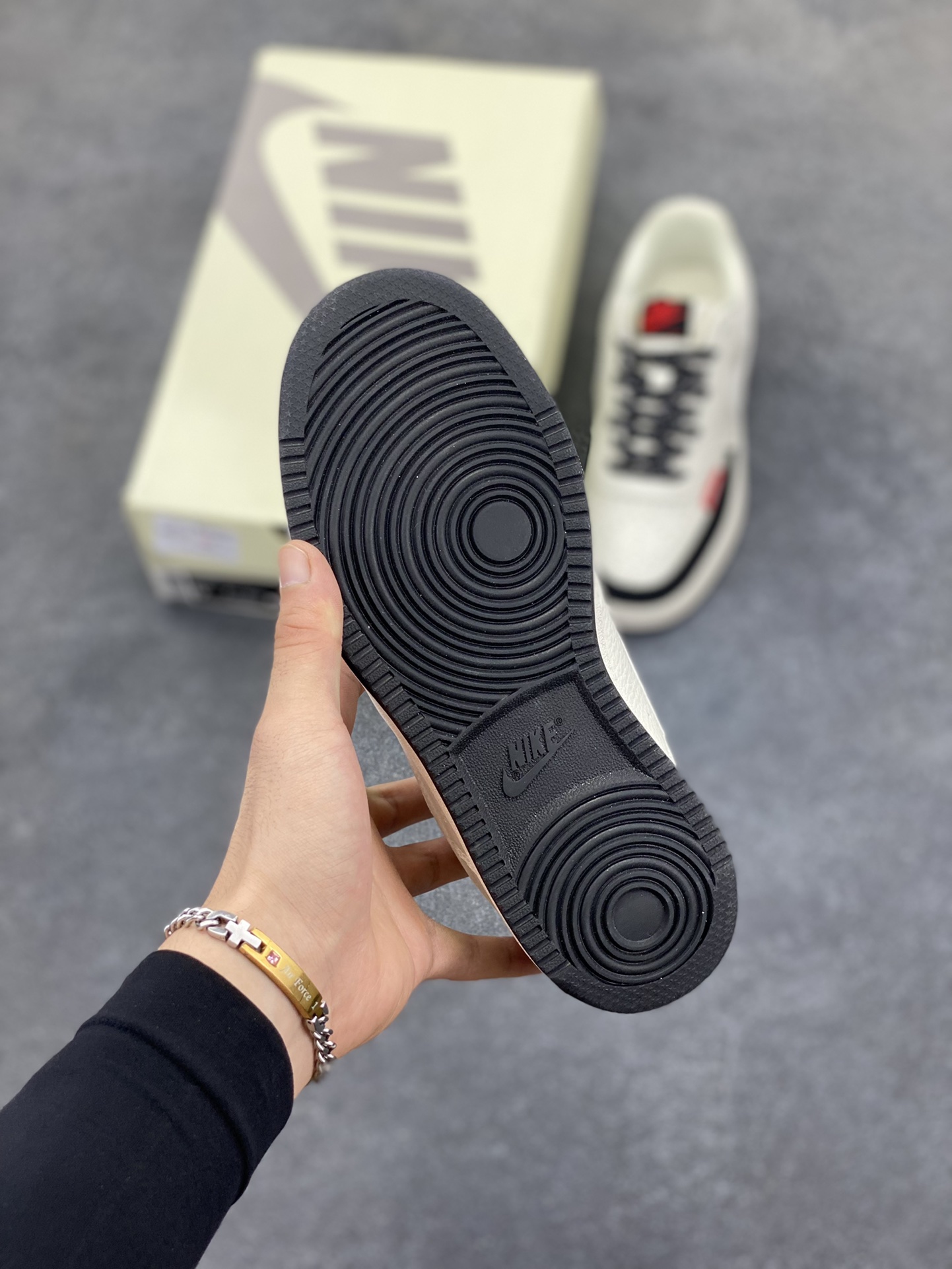 图片[5]-福利特价 海外爆款 ZP订单 NIKE EBERNON Low prm 小空军低帮百搭透气休闲运动板鞋 独家头层版本 原数据独家私模大底 纯正版型 清洁度完美 货号：FD5188-127 尺码：36 36.5 37.5 38 38.5 39 40 40.5 41 42 42.5 43 44 44.5 45-选品中心