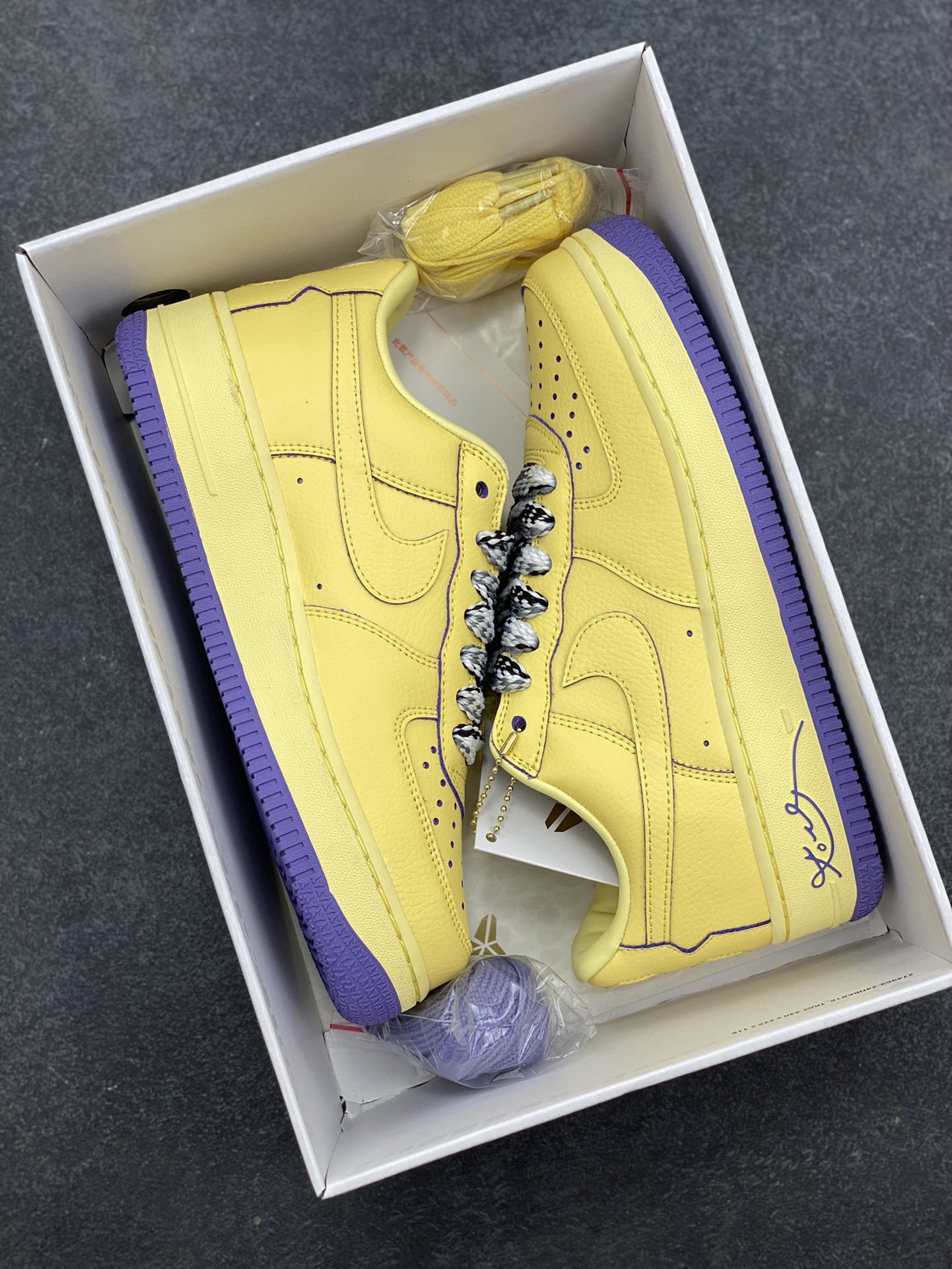 图片[9]-Nike Air Force 1 Low 科比 空军一号低帮运动休闲板鞋 原楦头原纸板 打造纯正空军版型 专注外贸渠道 全掌内置蜂窝气垫 原盒配件 原厂中底钢印、拉帮完美 货号：HV9408-700 尺码：36 36.5 37.5 38 38.5 39 40 40.5 41 42 42.5 43 44 44.5 45-选品中心