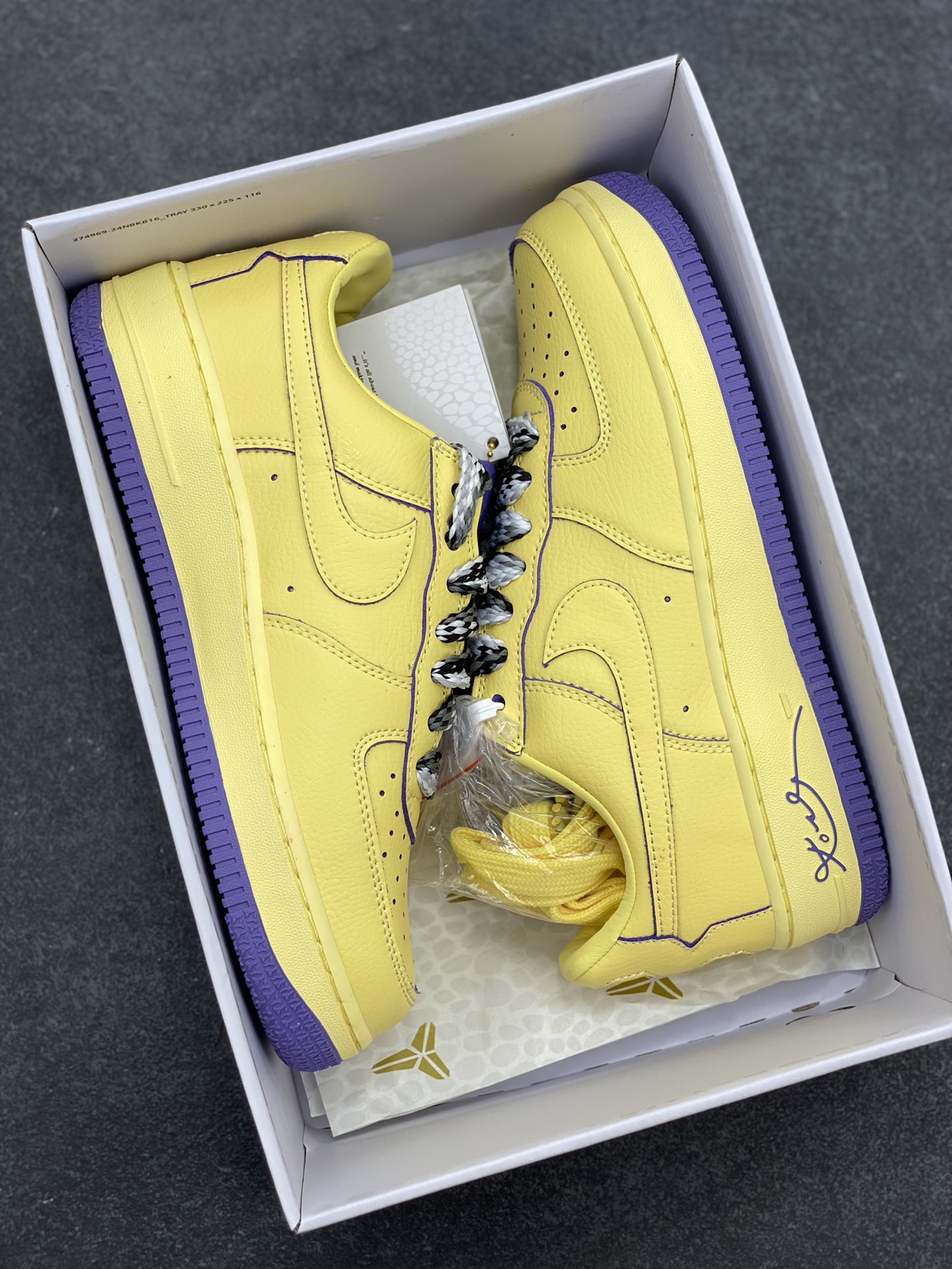 图片[9]-Nike Air Force 1 Low 科比 空军一号低帮运动休闲板鞋 原楦头原纸板 打造纯正空军版型 专注外贸渠道 全掌内置蜂窝气垫 原盒配件 原厂中底钢印、拉帮完美 货号：HV9408-700 尺码：36 36.5 37.5 38 38.5 39 40 40.5 41 42 42.5 43 44 44.5 45-选品中心