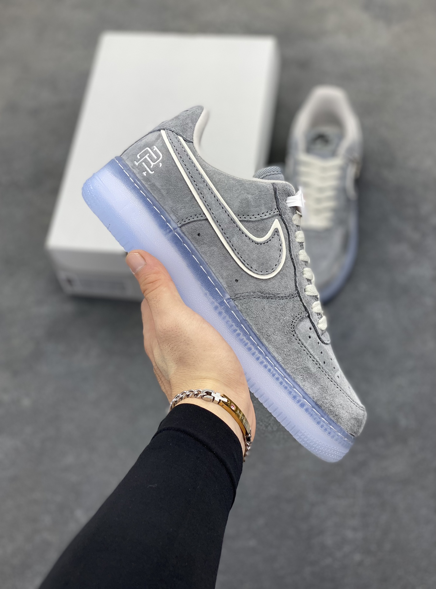 Air Force 1 ‘07 Low 卫冕冠军 原楦头原纸板 打造纯正空军版型 #专注外贸渠道 全掌内置蜂窝气垫 #原盒配件 原厂中底钢印、拉帮完美 货号:AA1117-199 尺码:39 40 40.5 41 42 42.5 43 44 44.5 45-选品中心