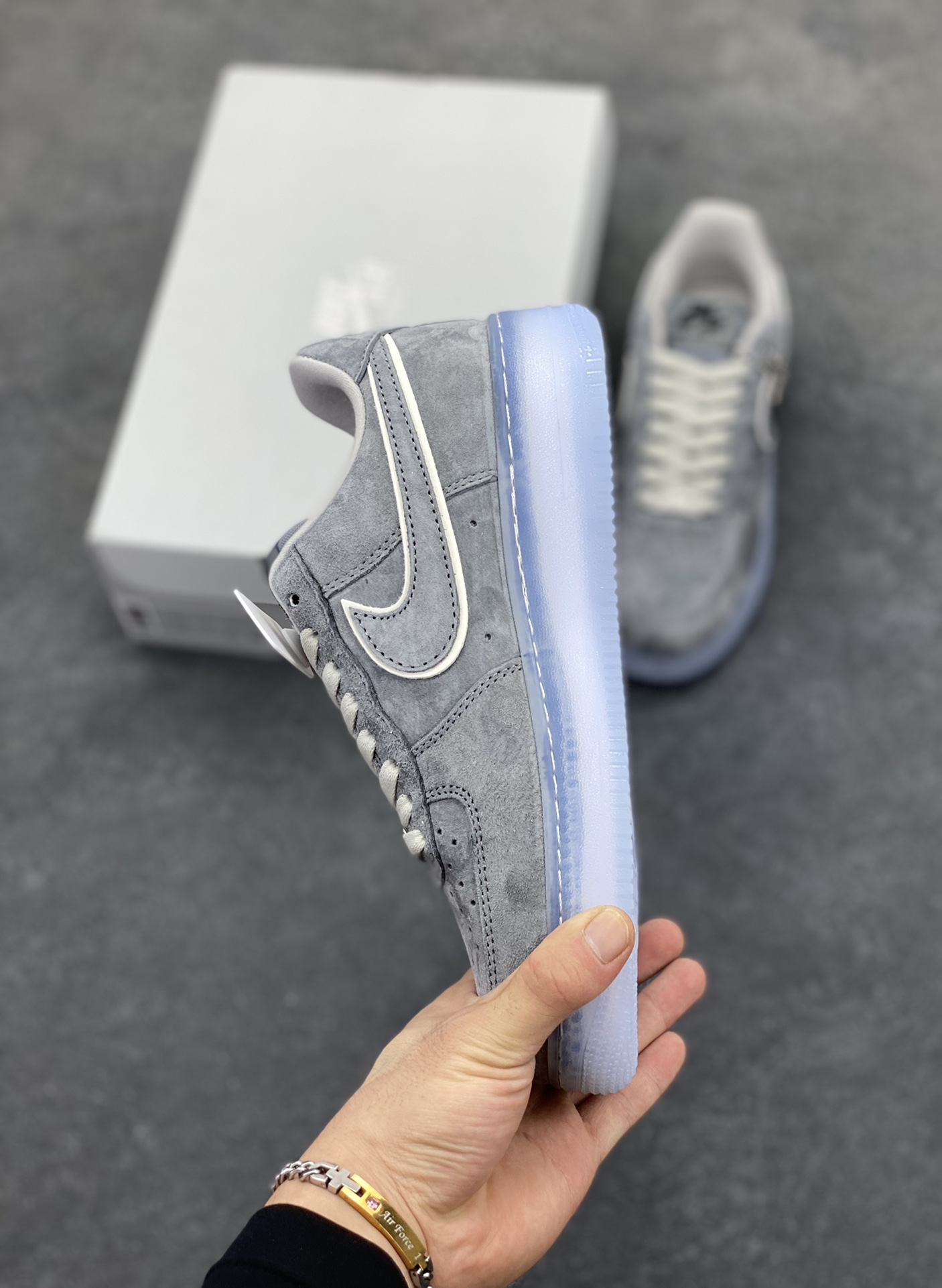 图片[3]-Air Force 1 ‘07 Low 卫冕冠军 原楦头原纸板 打造纯正空军版型 #专注外贸渠道 全掌内置蜂窝气垫 #原盒配件 原厂中底钢印、拉帮完美 货号：AA1117-199 尺码：39 40 40.5 41 42 42.5 43 44 44.5 45-选品中心