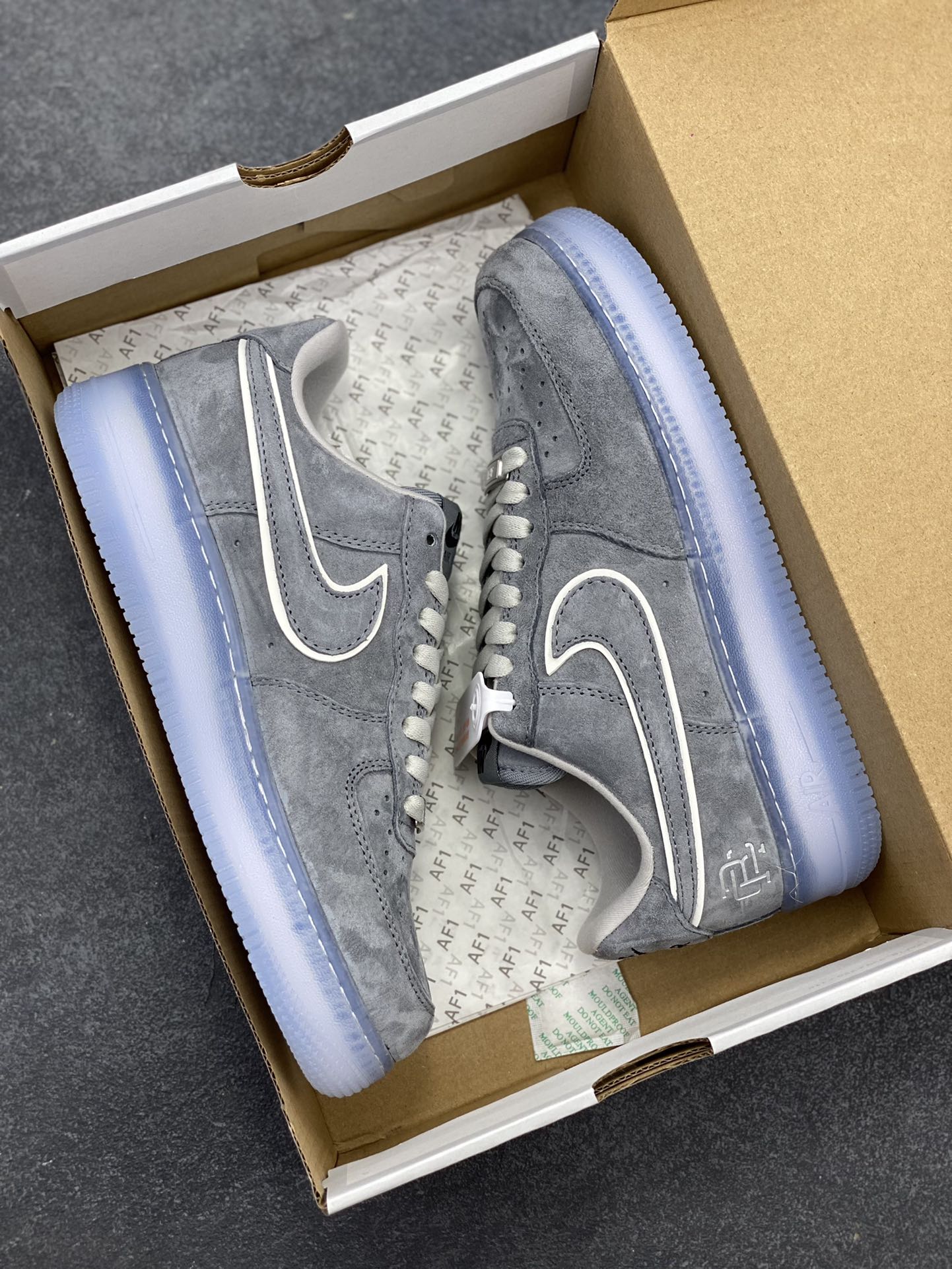 图片[9]-Air Force 1 ‘07 Low 卫冕冠军 原楦头原纸板 打造纯正空军版型 #专注外贸渠道 全掌内置蜂窝气垫 #原盒配件 原厂中底钢印、拉帮完美 货号：AA1117-199 尺码：39 40 40.5 41 42 42.5 43 44 44.5 45-选品中心