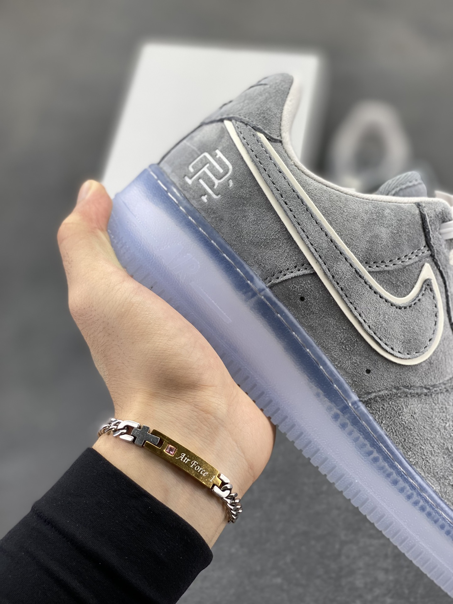 图片[6]-Air Force 1 ‘07 Low 卫冕冠军 原楦头原纸板 打造纯正空军版型 #专注外贸渠道 全掌内置蜂窝气垫 #原盒配件 原厂中底钢印、拉帮完美 货号：AA1117-199 尺码：39 40 40.5 41 42 42.5 43 44 44.5 45-选品中心