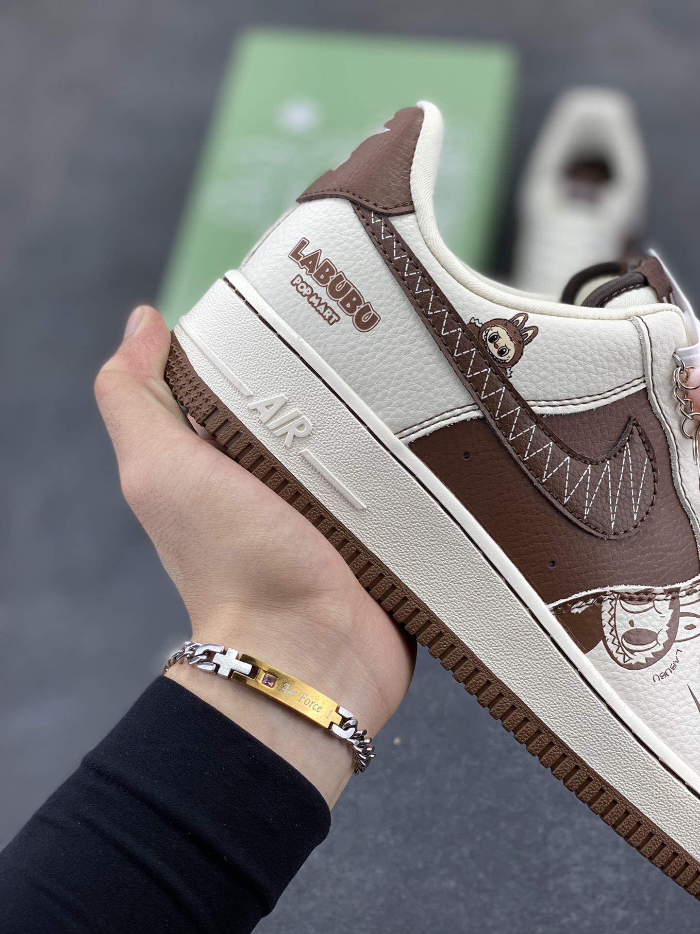 图片[6]-NIke Air Force 1 \’07 Low “米棕拉布布”空军一号 低帮 运动鞋 休闲鞋 折边针车 工艺难度大 原楦头原纸板 原装鞋盒 定制五金配件 内置全掌气垫 原厂鞋底 货号：XL1979-105 尺码：36 36.5 37.5 38 38.5 39 40 40.5 41 42 42.5 43 44 44.5 45-选品中心