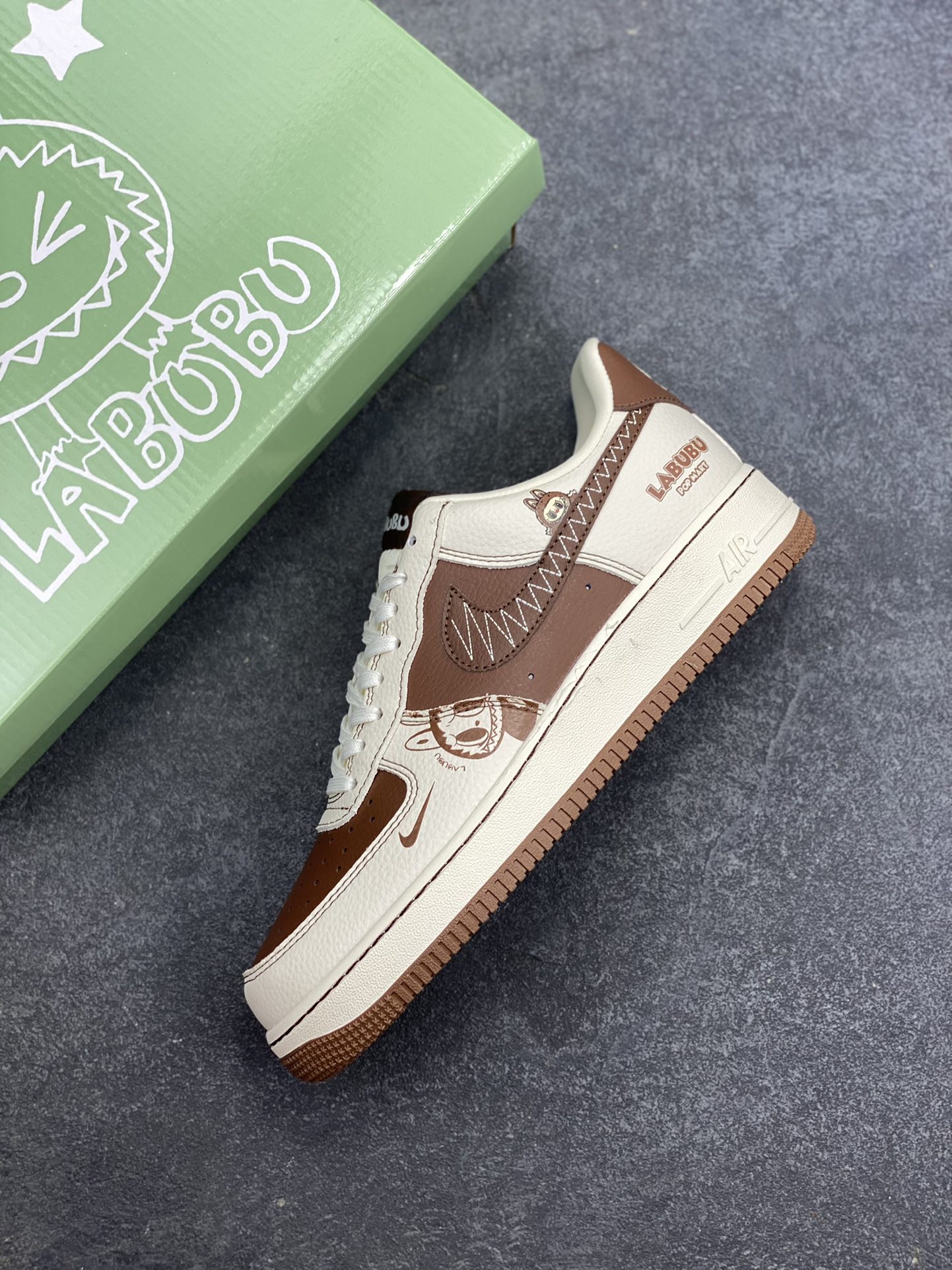 图片[7]-NIke Air Force 1 \’07 Low “米棕拉布布”空军一号 低帮 运动鞋 休闲鞋 折边针车 工艺难度大 原楦头原纸板 原装鞋盒 定制五金配件 内置全掌气垫 原厂鞋底 货号：XL1979-105 尺码：36 36.5 37.5 38 38.5 39 40 40.5 41 42 42.5 43 44 44.5 45-选品中心