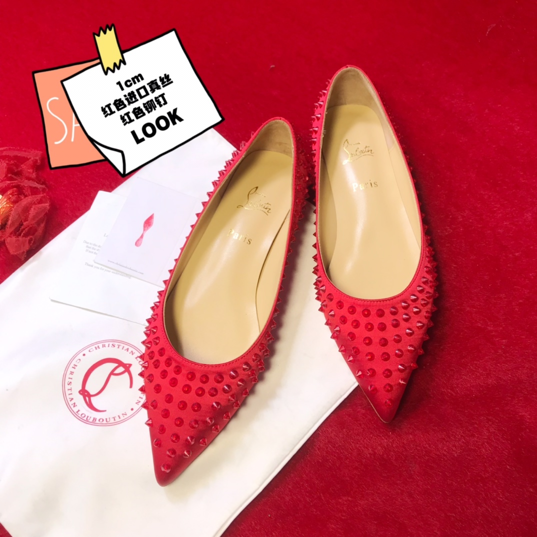 NO:337344,High-end customized rivet classic series!  H1Cm, size 35-42. Leather big sole. 21096-Red silk red nails, official website synchronization Standard European code Reference:21096- Color:red Material:patent leather Lining:goat leather Heel height:1Cm Sole:leather sole Size:EUR 35-42 (US 4-11):,,christian louboutin,real silk,Leather soles19860909高端订制 铆钉精典款系列！ H1Cm,尺码35-42码.真皮大底. 21096-红真丝红钉,官网同步 标准欧码 Reference:21096- Color:red Material:patent leather Lining:goat leather Heel heigh:1Cm Sole:leather sole Size:EUR 35－42（US 4一11) :,,christian louboutin,real silk,Leather soles,Women's Shoes