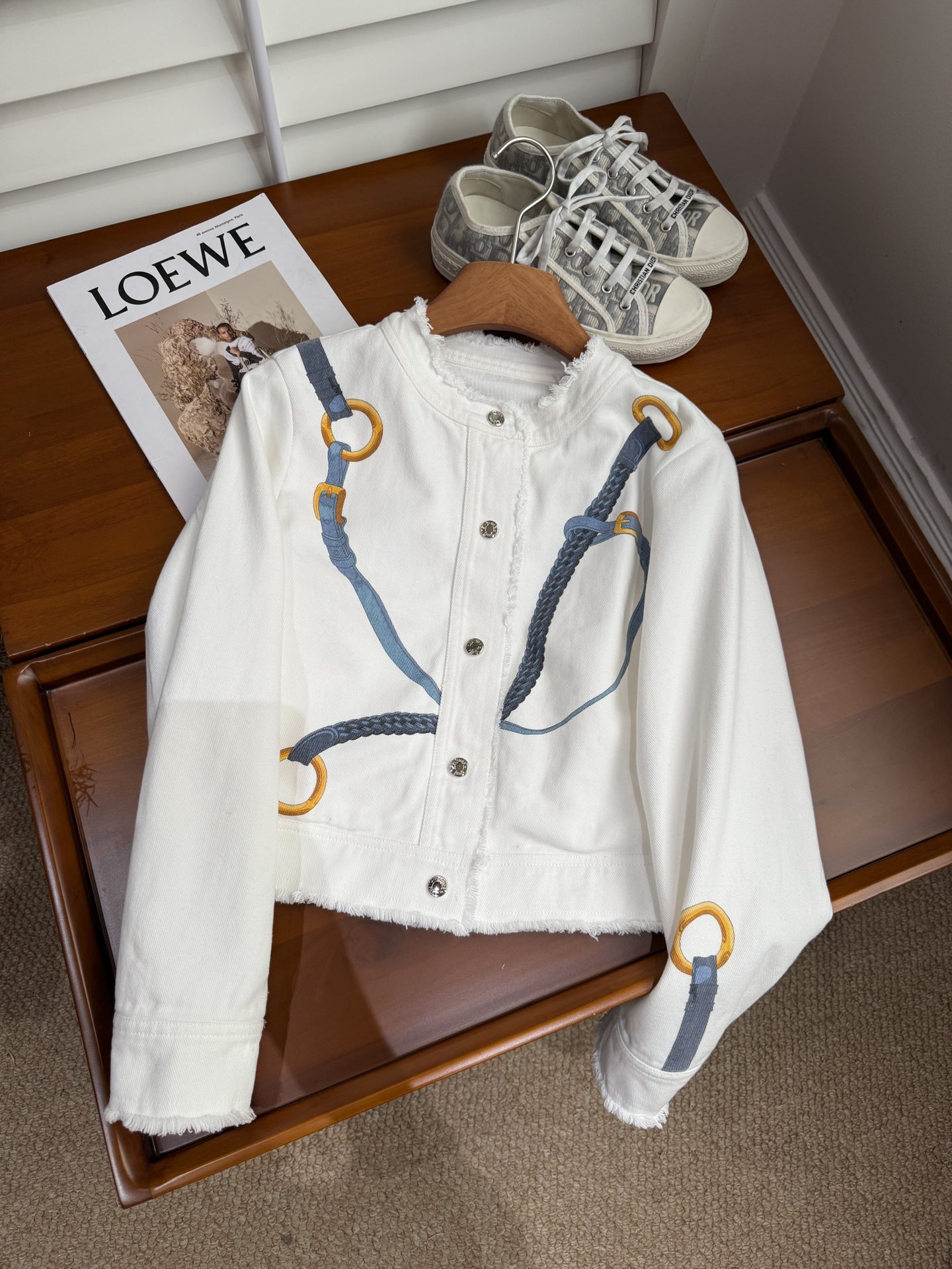 “Women’s Cowboy Coat in Cotton-Polyester Blend with Unique Design for Early Autumn Fashion Update”