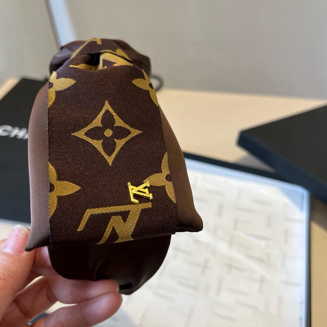 🆕

Lv路易威登老花新款发箍