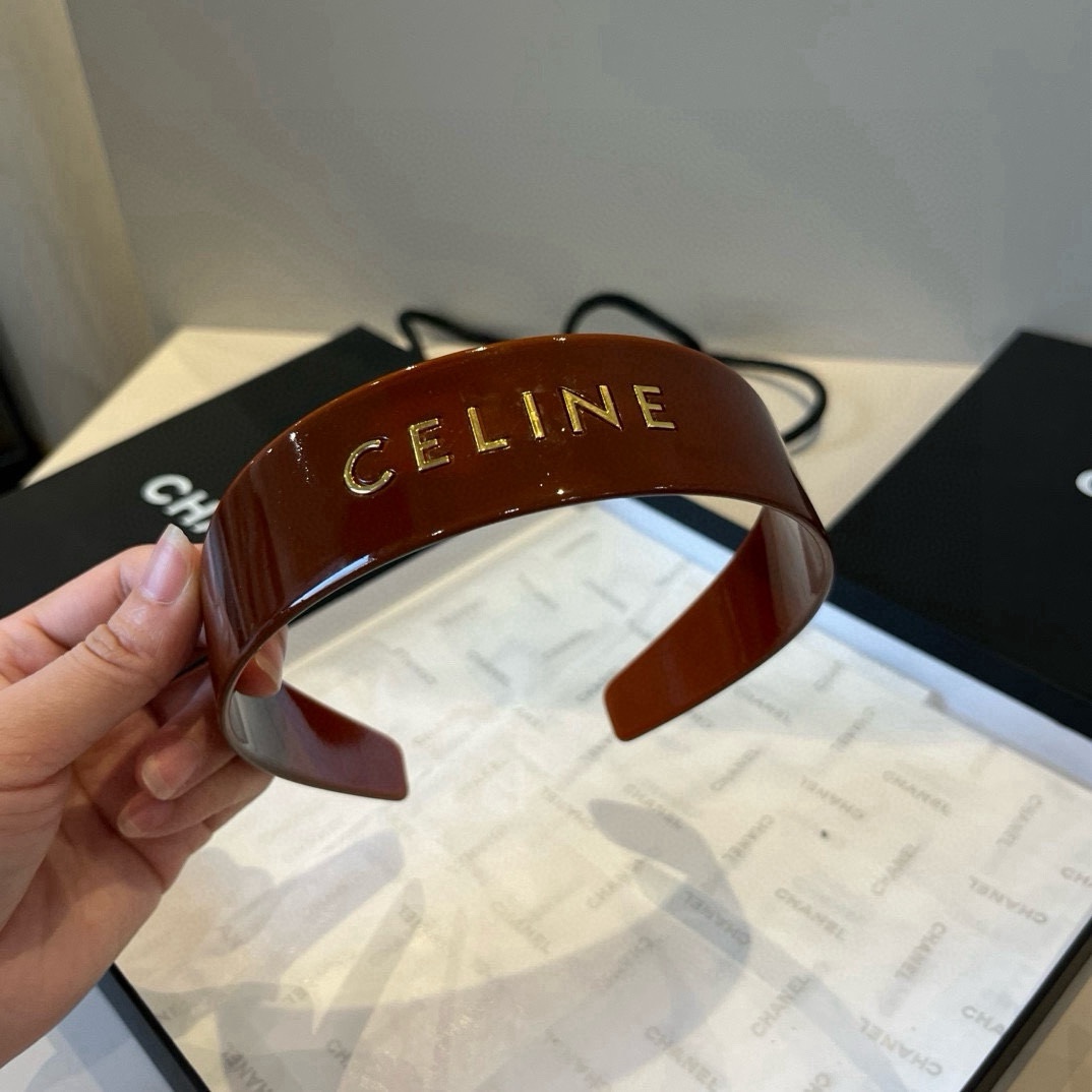 🆕

Celine赛琳新款发箍