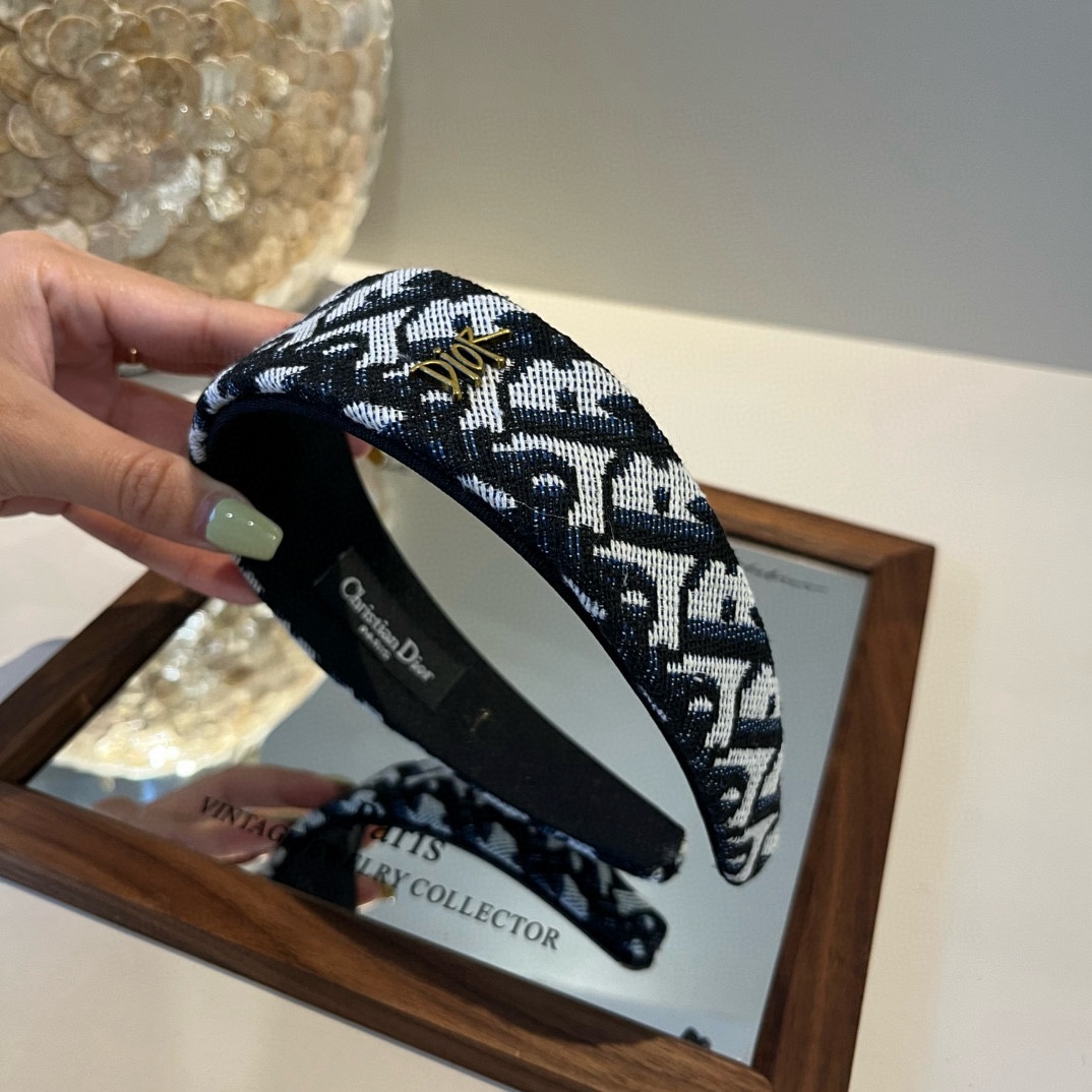 🆕

Dior迪奥新款发箍