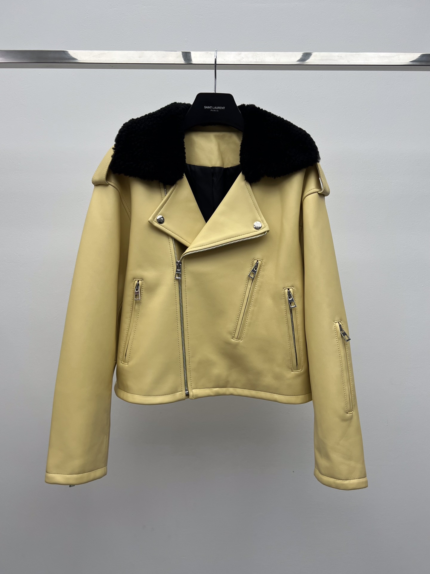 Loewe Lamb Skin Female Suit with Irregular Zipping Design - 图片 2