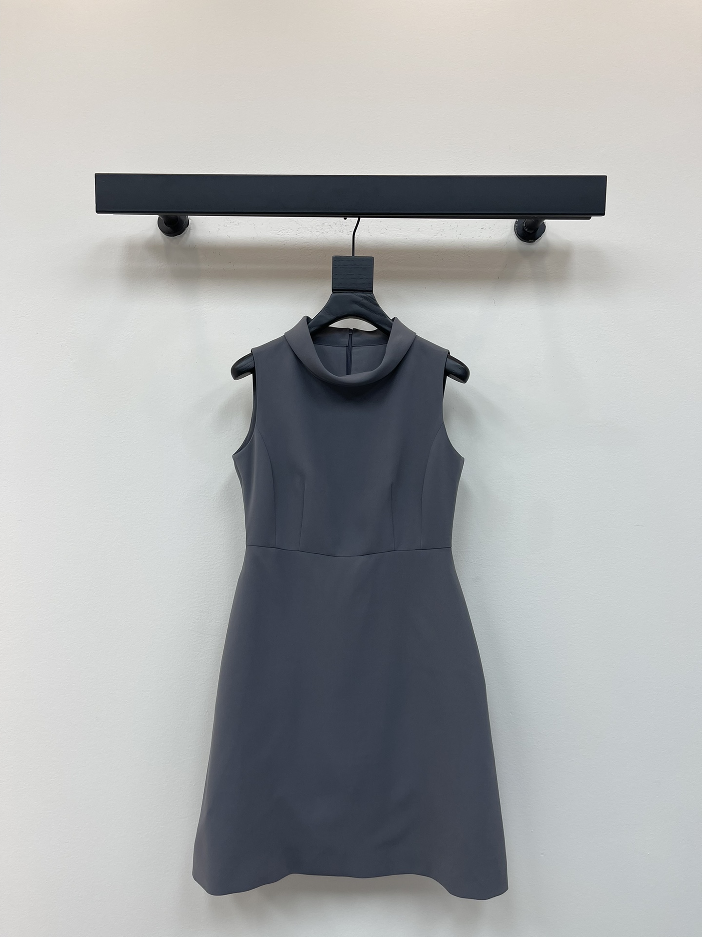 NO:464332,Dio*25 new French Hepburn style stand-up collar belt sleeveless dress, a pretty girlish feeling, sweet and salty, age-reducing girlish style, lace-up waist-hugging style, versatile and not picky, custom fabric texture, very high practical wear, daily commuting SMl,,dior, skirts,alexander wang19860909Dio*25新品法式赫本风立领腰带无袖连衣裙 妥妥的娇俏千金感 可甜可盐减龄少女风 系带收腰版型百搭不挑人 定制面料质感超赞 实穿度非常高日常通勤皆可 SMl,,dior,skirts,alexander wang,Women's clothing