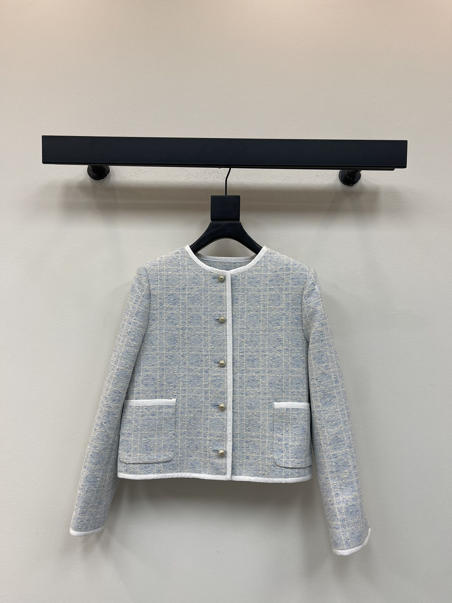 NO:481425,Dio*25 new product Miss D limited Glacier Blue Virgin Vine plaid classic box-shaped round neck suit jacket developed custom three-dimensional woven tweed fabric three-dimensional and wide, classic H-shaped upper body looks slim and tall, versatile and unscrupulous, chaebol daughter high-end baby blues French elegant temperament, white and rich beauty must-have items SML, dior, jackets & coats, business suit, alexander wang19860909Dio*25新品Miss D限定冰川蓝戴妃藤格纹经典箱型圆领西装小外套 开发定制立体编织粗花呢面料立体挺阔 经典H版型上身显瘦又高挑 百搭不挑人财阀千金高级baby蓝调法式优雅气质 白富美必入单品 SML,,dior,jackets & coats,business suit,alexander wang,Women's clothing