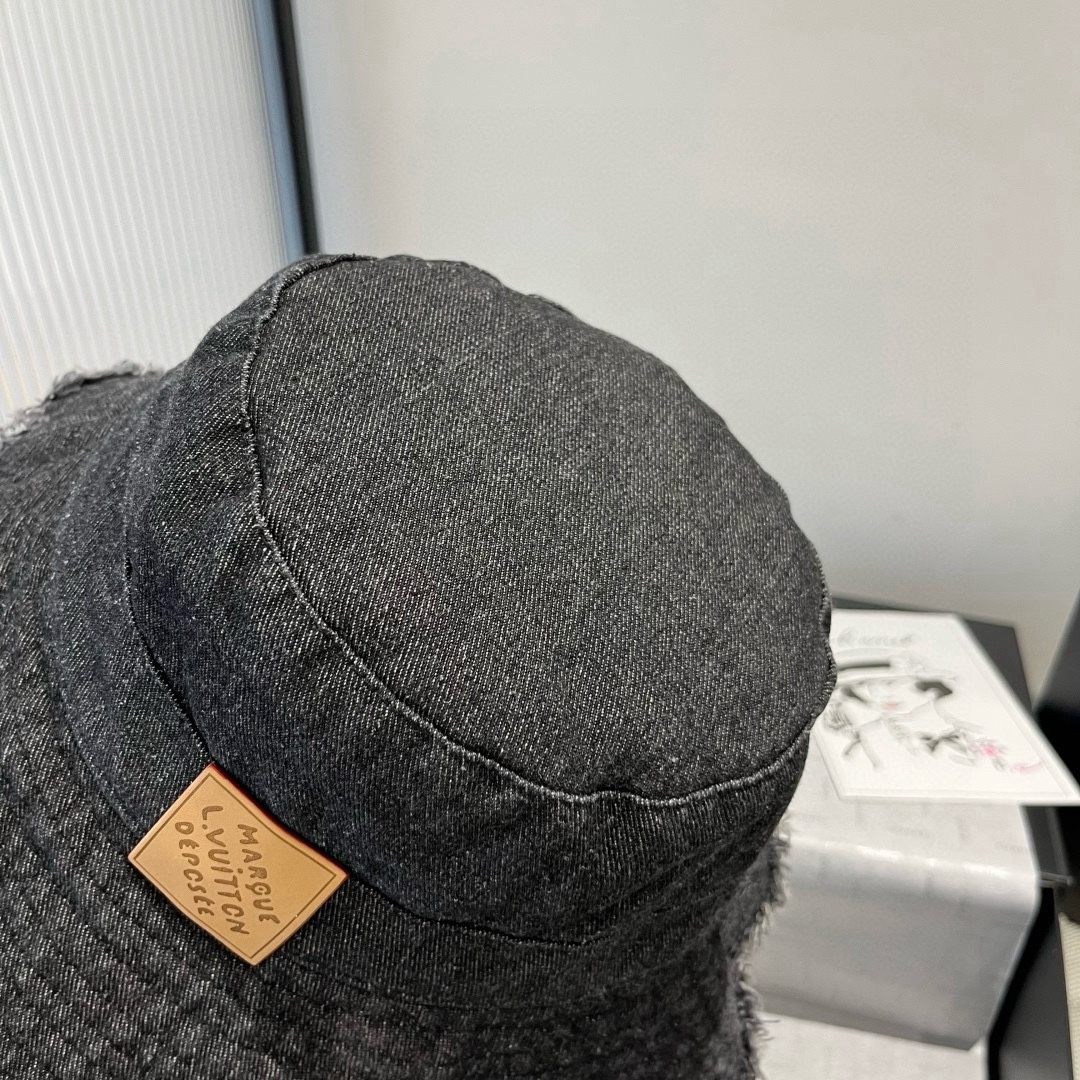 🆕

LOEWE罗意威牛仔渔夫帽，头围57cm