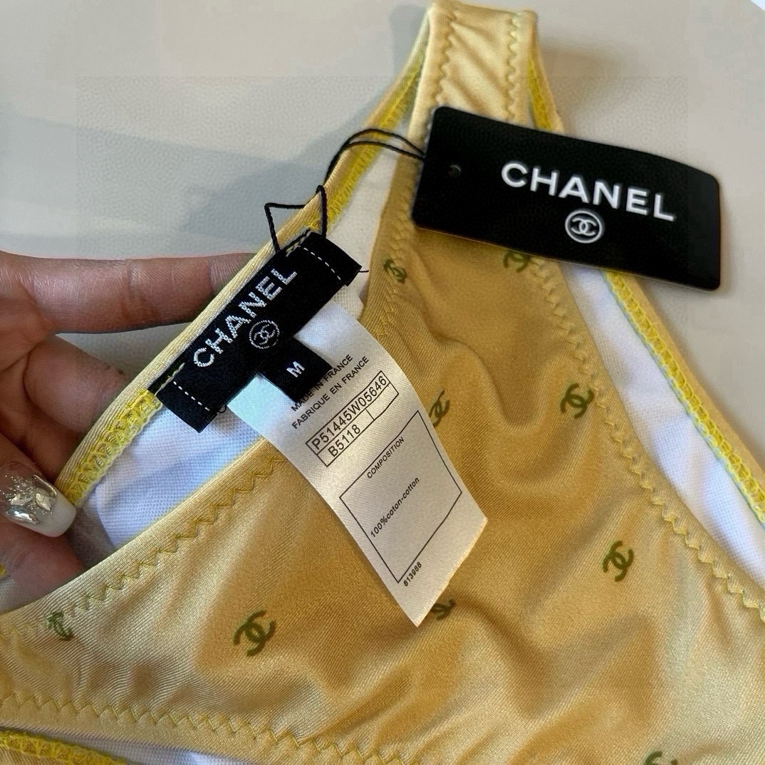 🆕
Chanel比基尼泳衣  😍🥰适合多种场景的游泳衣🏊‍♀️海边 游泳池 温泉 水上乐园 漂流都可以😌