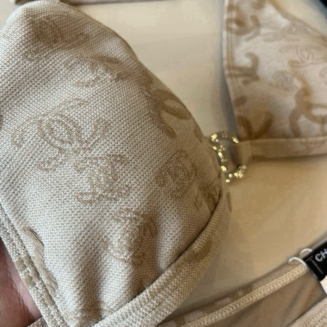 🆕

Chanel香奈儿比基尼泳衣 最新面料S M L XL
