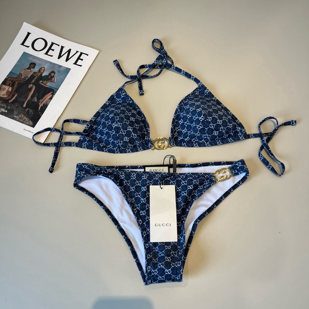 。
Gucci古奇比基尼👙 吊带背心+三角裤 上身超级棒！同步各大专柜发售，自然而然呈现时尚感！十分减龄