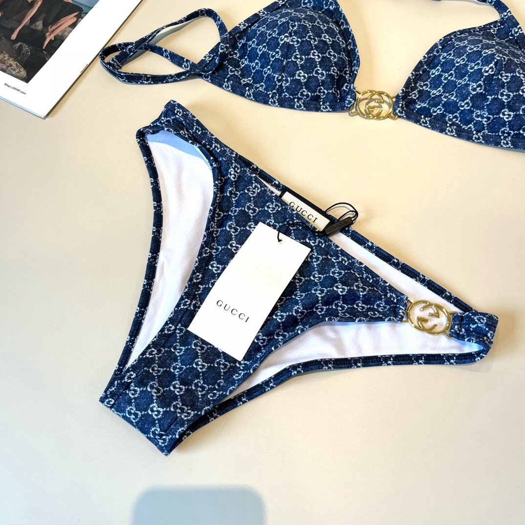 。
Gucci古奇比基尼👙 吊带背心+三角裤 上身超级棒！同步各大专柜发售，自然而然呈现时尚感！十分减龄