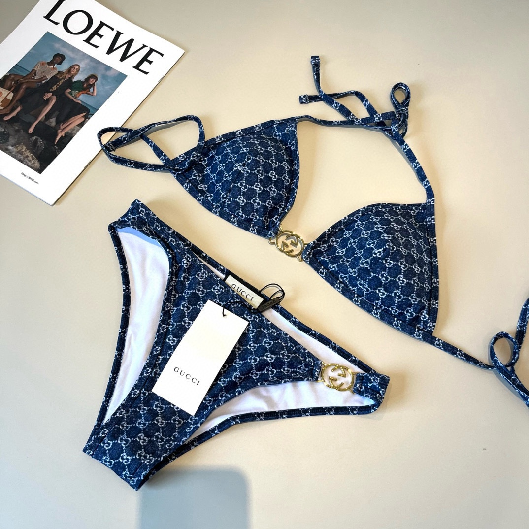 。
Gucci古奇比基尼👙 吊带背心+三角裤 上身超级棒！同步各大专柜发售，自然而然呈现时尚感！十分减龄
