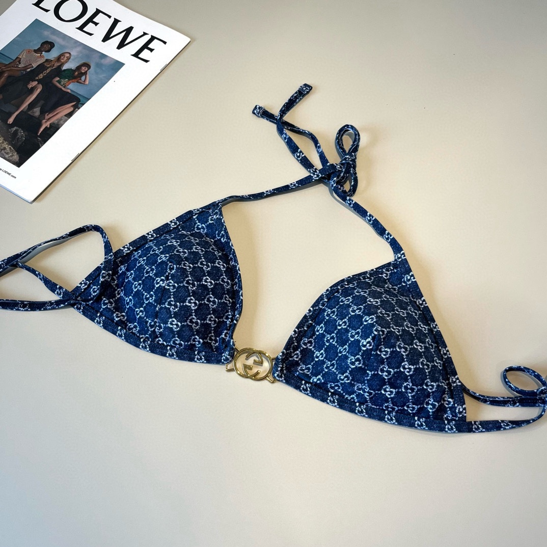 。
Gucci古奇比基尼👙 吊带背心+三角裤 上身超级棒！同步各大专柜发售，自然而然呈现时尚感！十分减龄