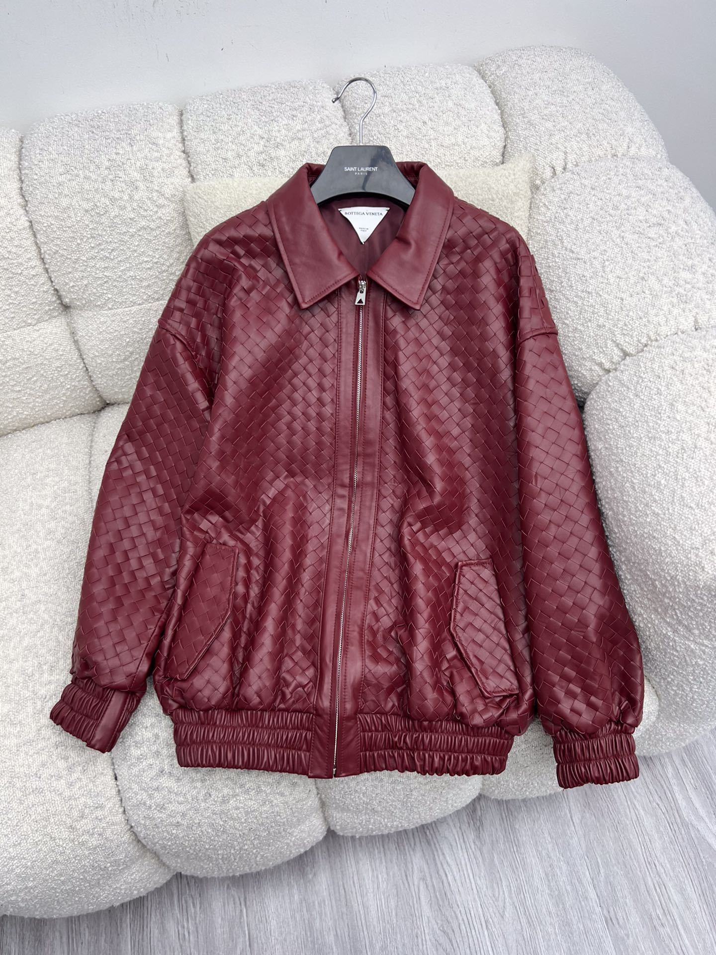 Bottega Veneta Women’s Sheep Hide Knitted Coat: Hand-Weaved Classic with Recciato Detail - 图片 8