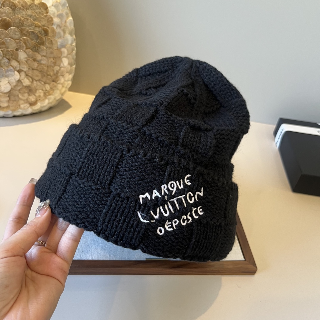 🆕

Lv路易斯新款针织毛线帽