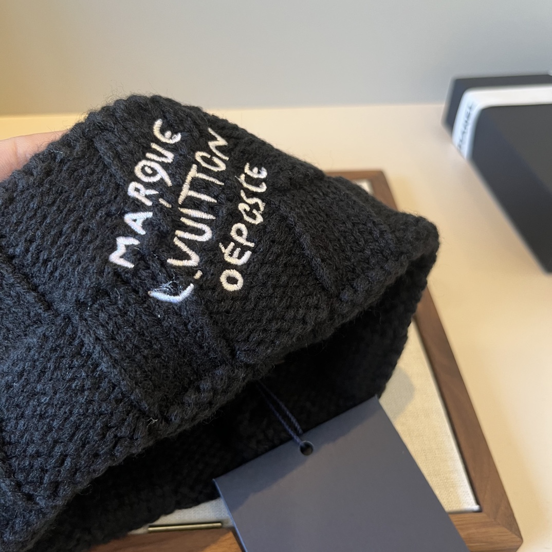 🆕

Lv路易斯新款针织毛线帽