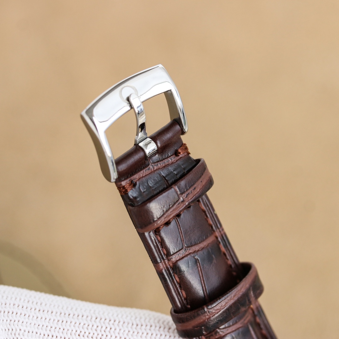 Title: Omega Seamaster 1948 Wristwatch Review Summary: Omega Seamaster 1948 wristwatch features identical design to original, 316L steel, arched sapphire glass, - 图片 8