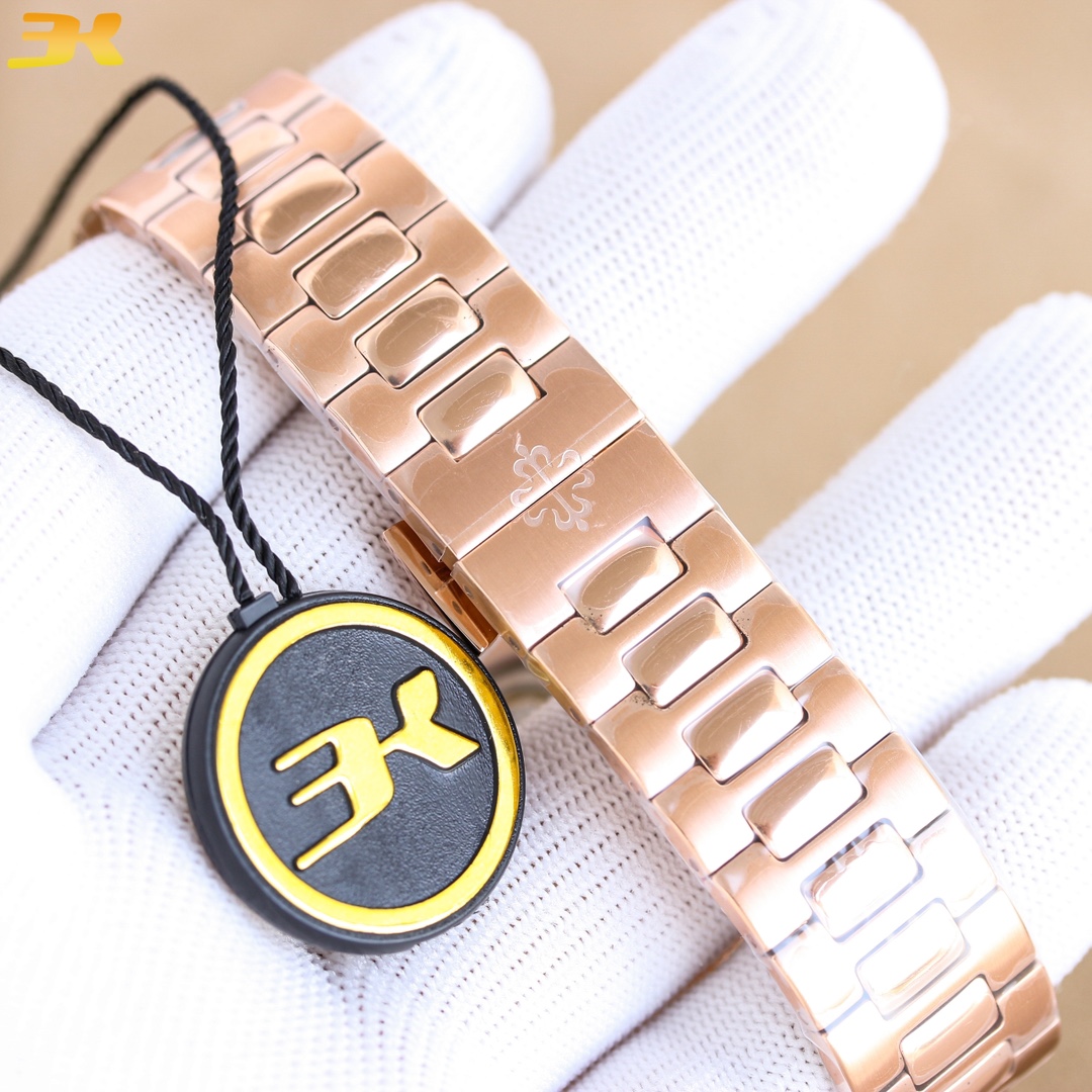 “New Buda Emerald CUBITUS 5821 Nautilus Wristwatch: Gold Edition with Custom Core and Anthropo-Engineering Design” - 图片 8