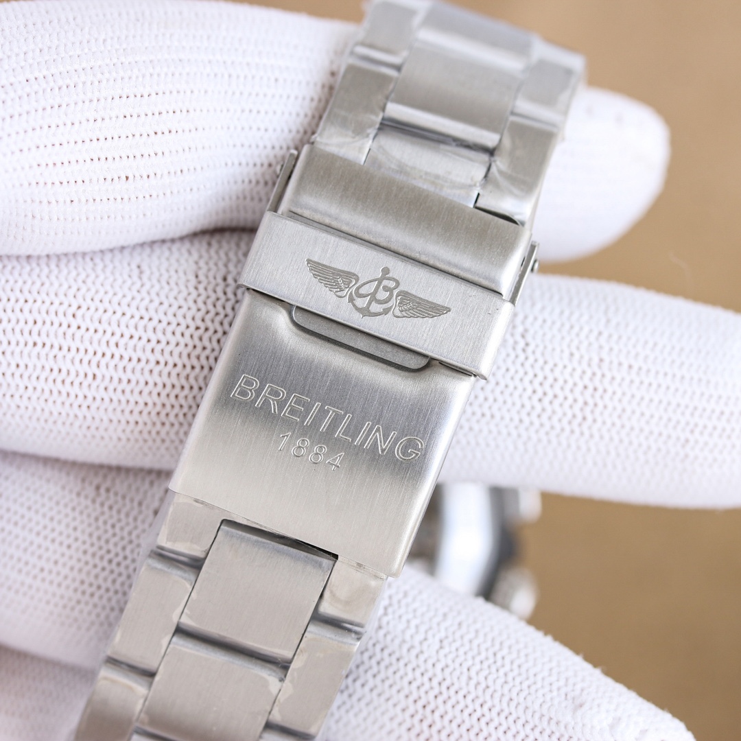 Avenger B01 Chronograph 44: 100-Year-Old Revenge Fighter Pilot Watch - 图片 9