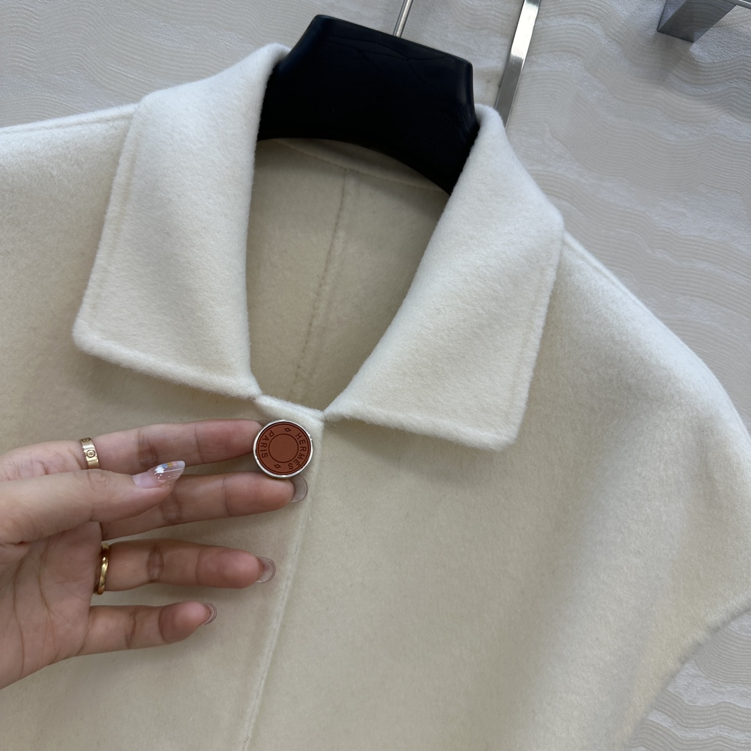 Title: P1872 High-End Female Outfit: Handmade, Sheep-Skin Collar, Luxurious Embroidery, Wool Blend, Stylish Design. - 图片 4