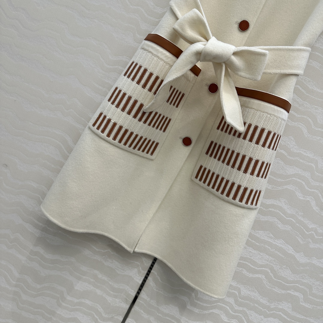 Title: P1872 High-End Female Outfit: Handmade, Sheep-Skin Collar, Luxurious Embroidery, Wool Blend, Stylish Design. - 图片 5