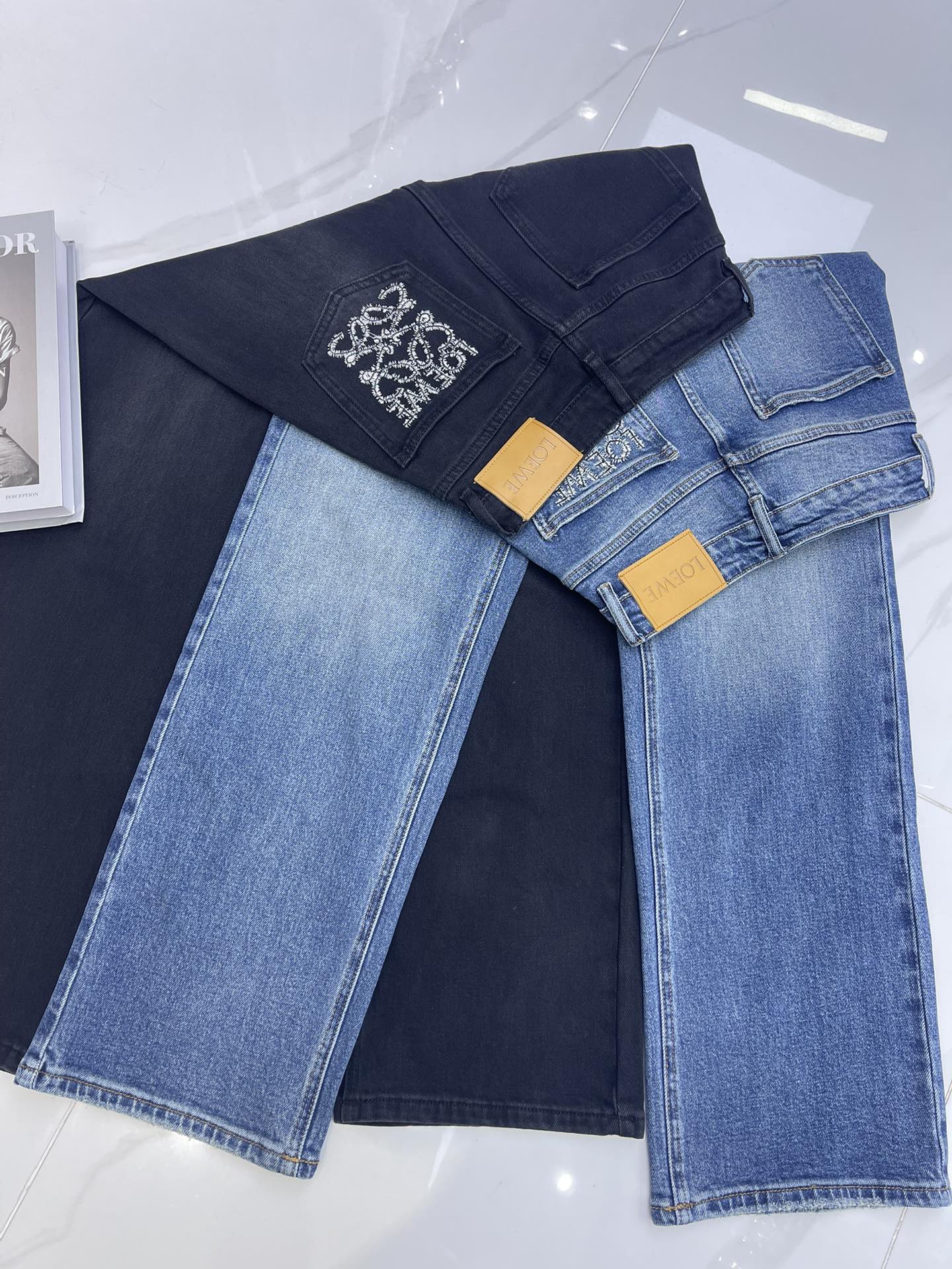 “High-End Women’s Outfits for Autumn/Winter with Custom Embroidery – Black/Blue SMLxL – Delivery Details” - 图片 1