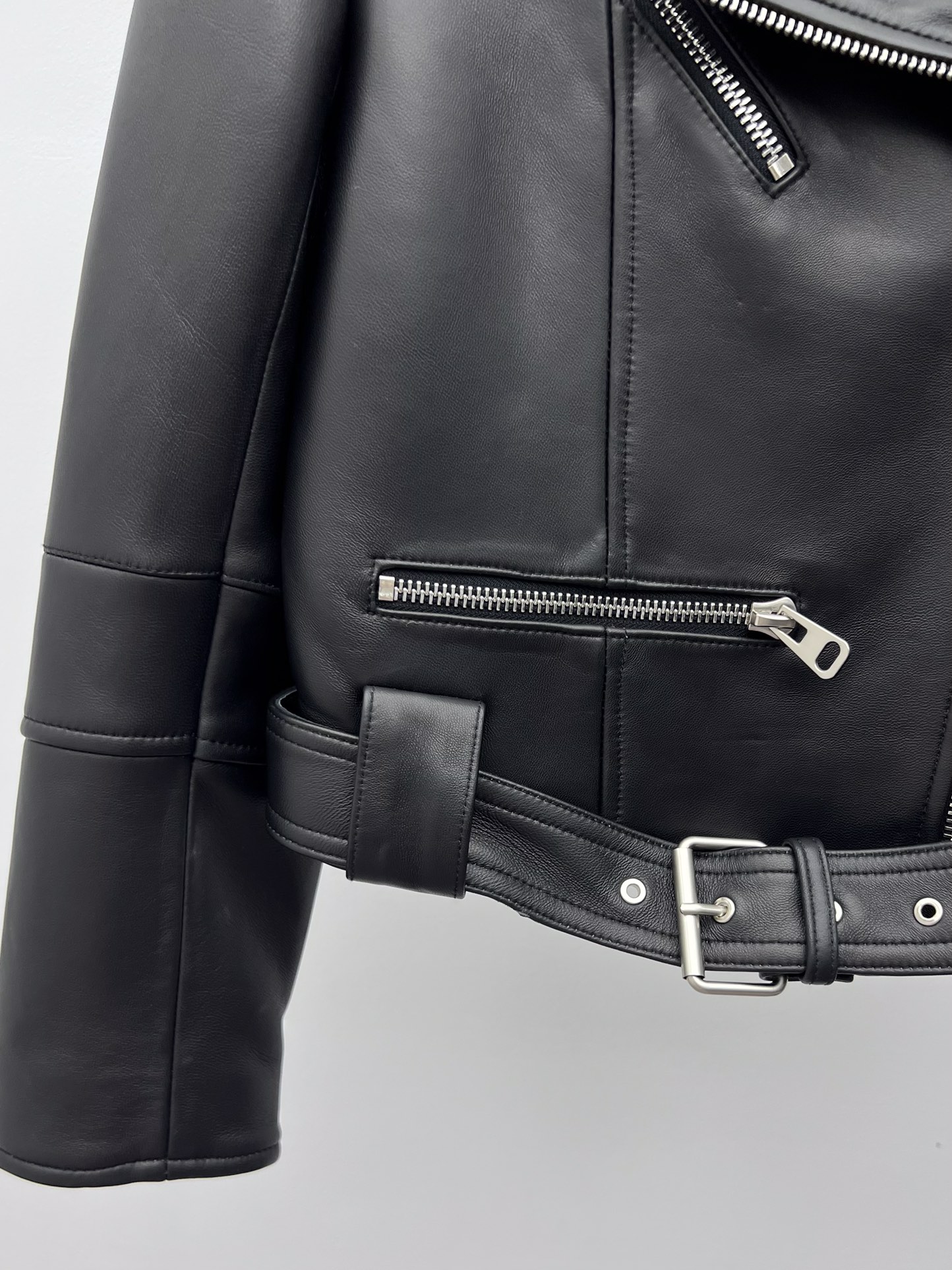 “Alexander McQueen Pink Leather Short Jacket with Dustproof Bags – Single-Handed Female Suit, Lamb Skin” - 图片 4