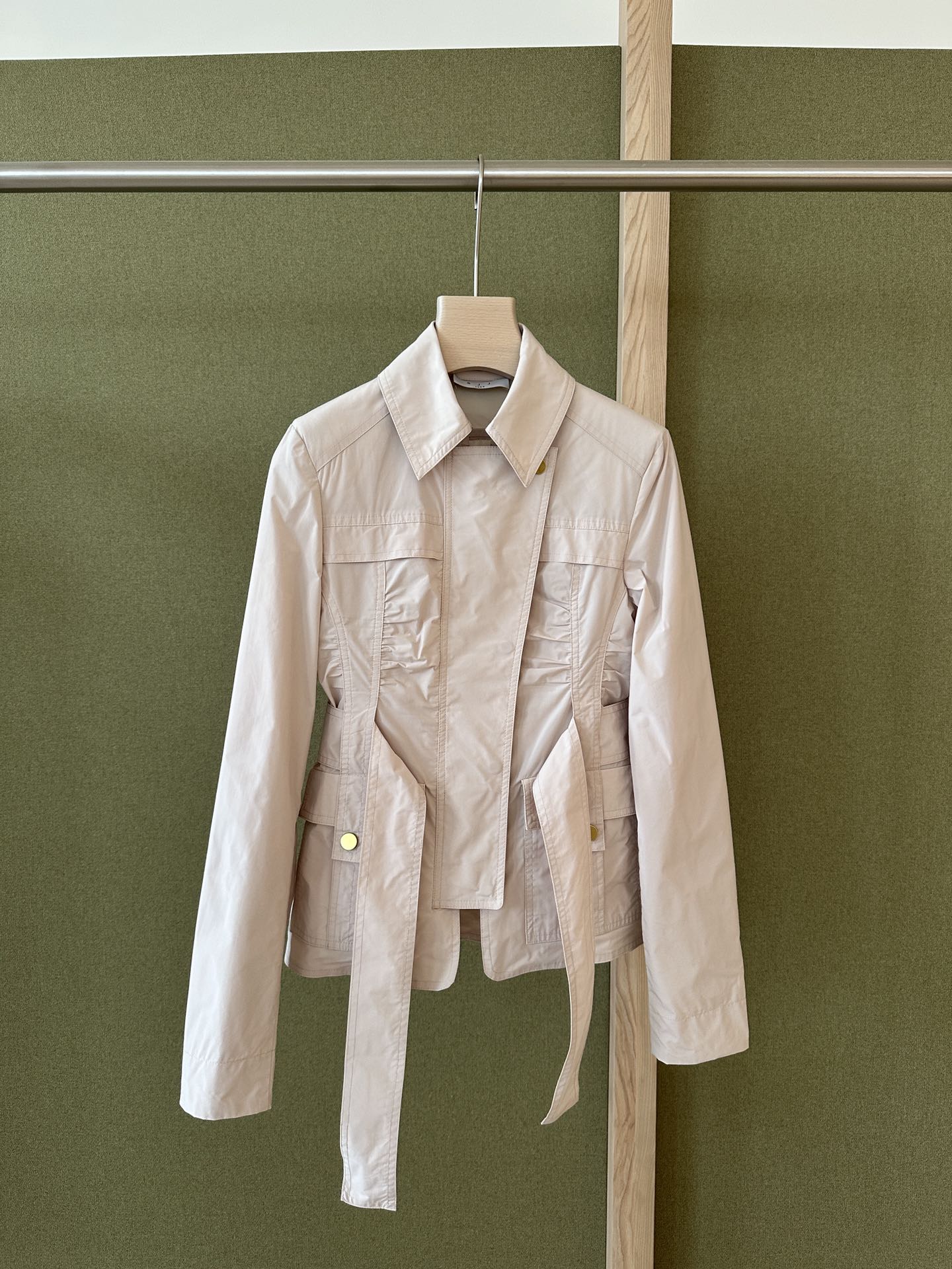 NO:463597,YS ｜ NEW ARRIVALS! Small windbreaker in the economic upward period full of fashionable female accent~ SML,,alexander wang19860909YS ｜ NEW ARRIVALS! 经济上行时期的 小风衣 充满时髦女性腔调～  SML,,alexander wang,Women's clothing