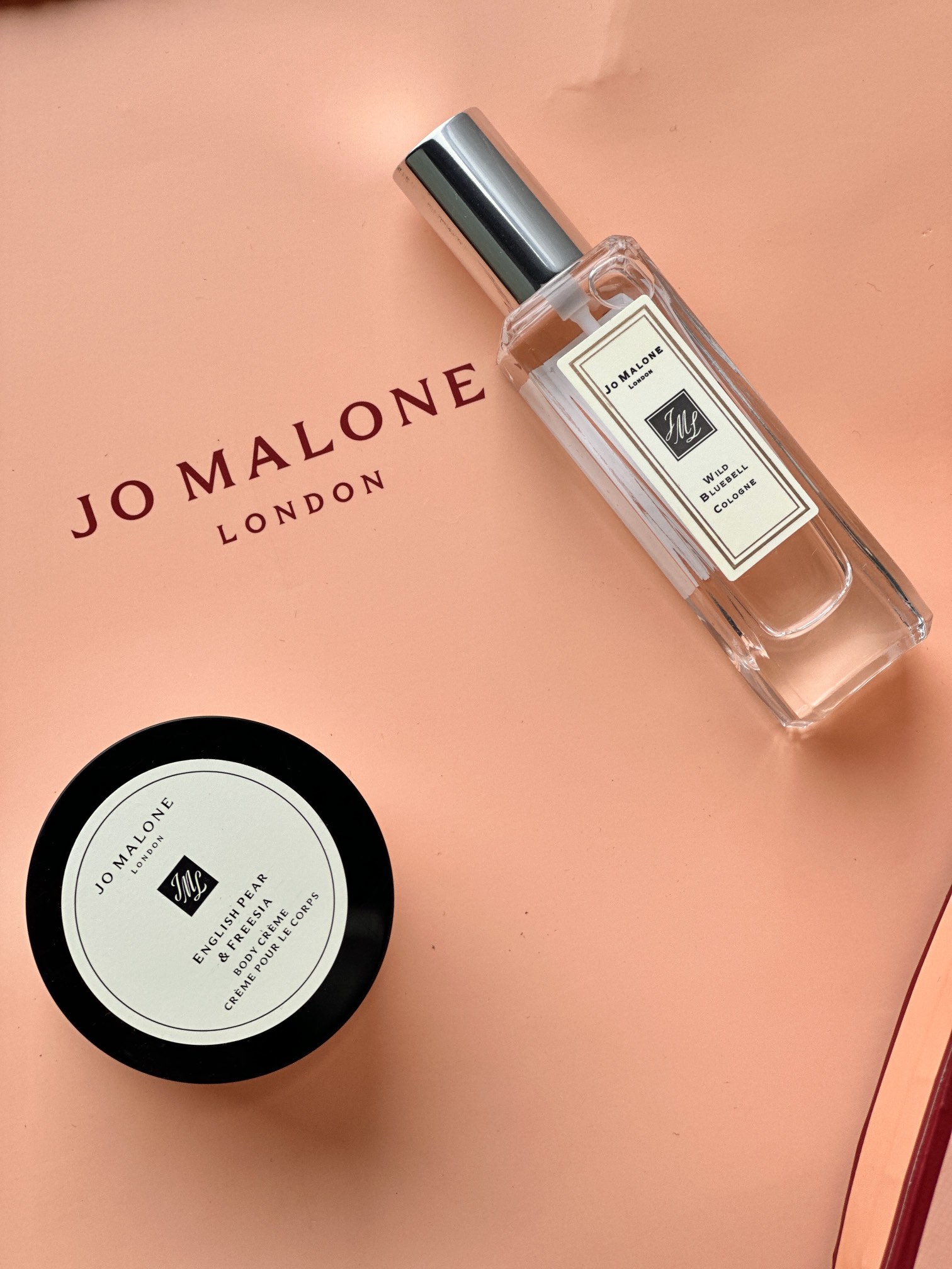 NO:810159,Jo Malone scent is great!  I think you have experienced it!  Perfume ahead!  Are you disappointed with your purchase?  Their fragrance is very high-end!  I really like this perfume!  Really high-end!  , toiletries, perfumes19860909祖马龙香味很棒！ 我想你们体验过！ 前面的香水！买到有失望吗？ 他家香味高级的很啊！ 好喜欢这香水！真心高级！,洗护用品香水,accessory