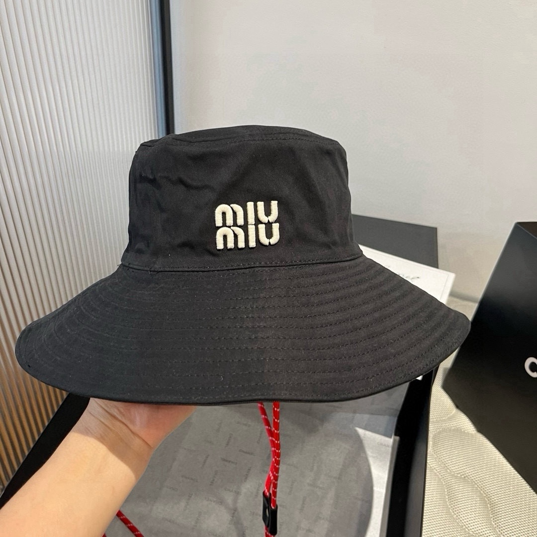 🆕

miumiu缪缪专柜款渔夫帽，高端定制，头围57cm