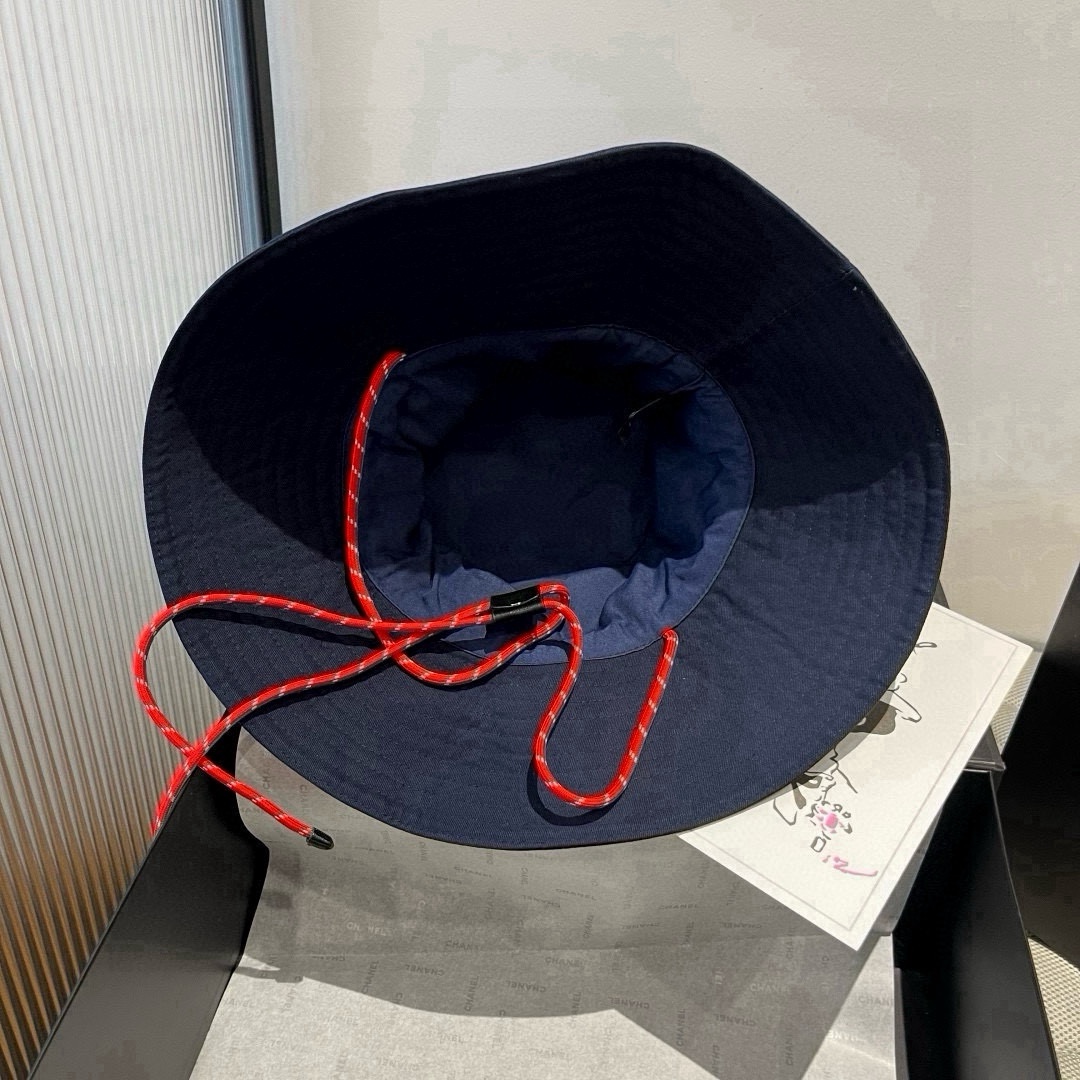 🆕

miumiu缪缪专柜款渔夫帽，高端定制，头围57cm