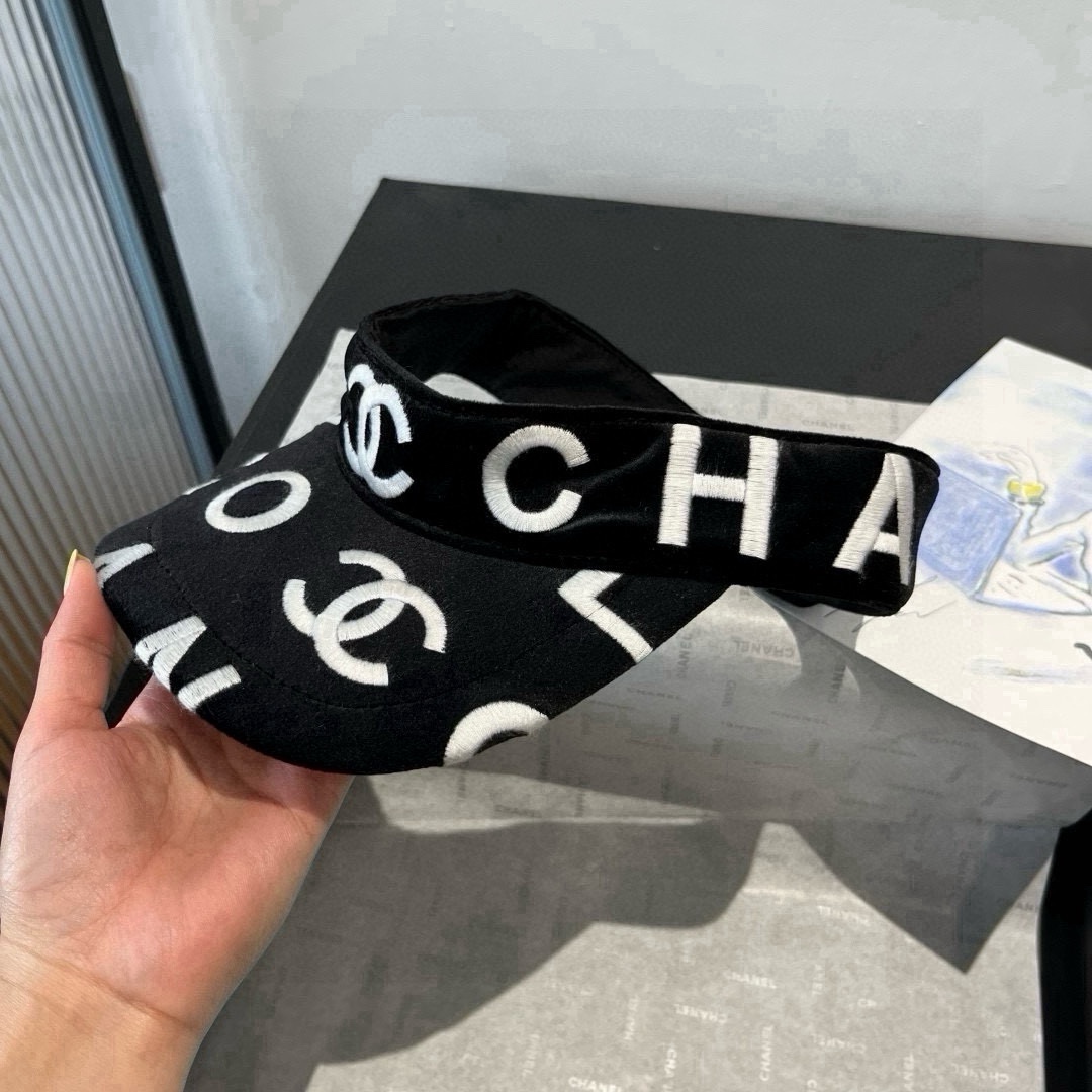 🆕

Chanel香奈儿新款空顶鸭舌帽