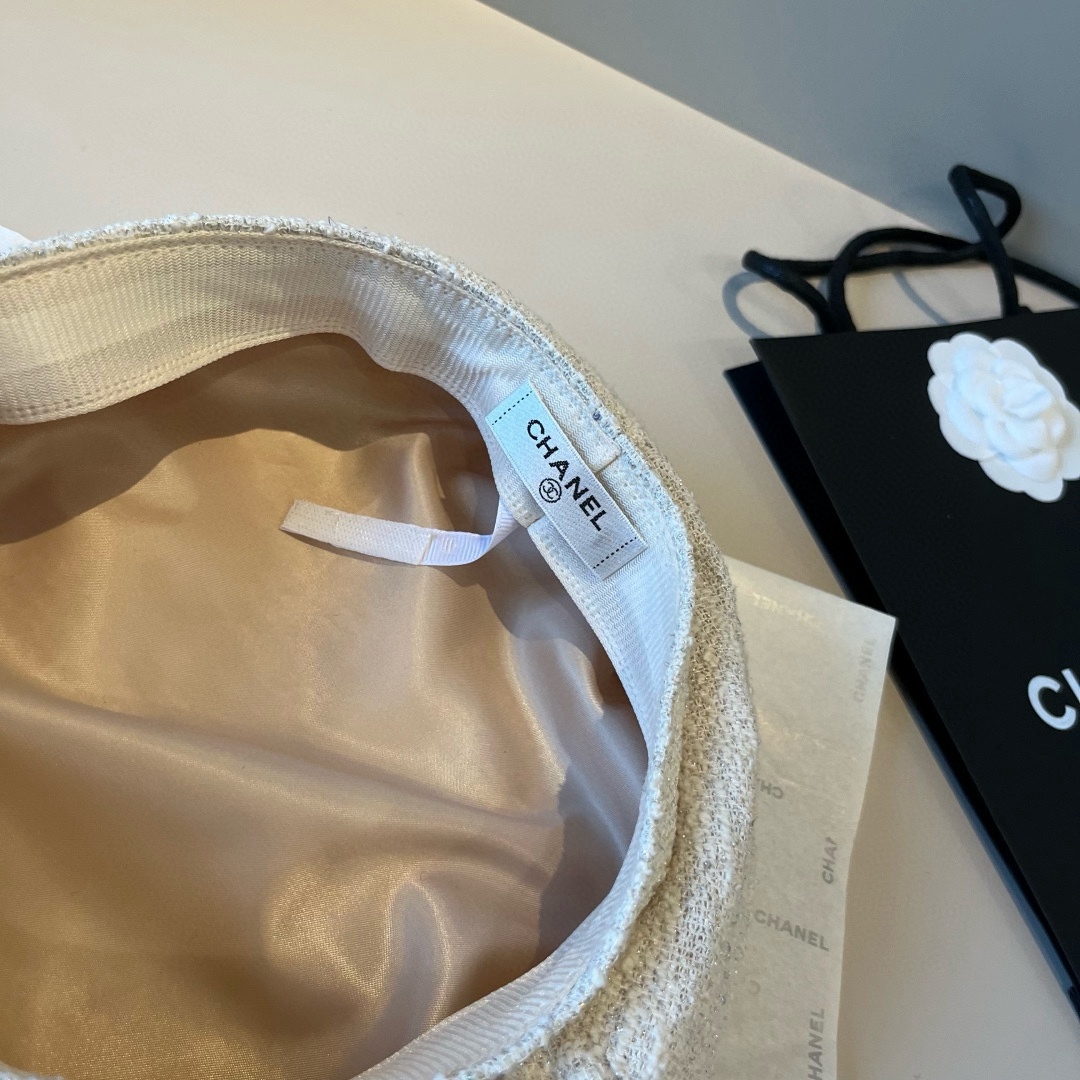 🆕

香奈儿新款鸭贝雷帽，头围57cm