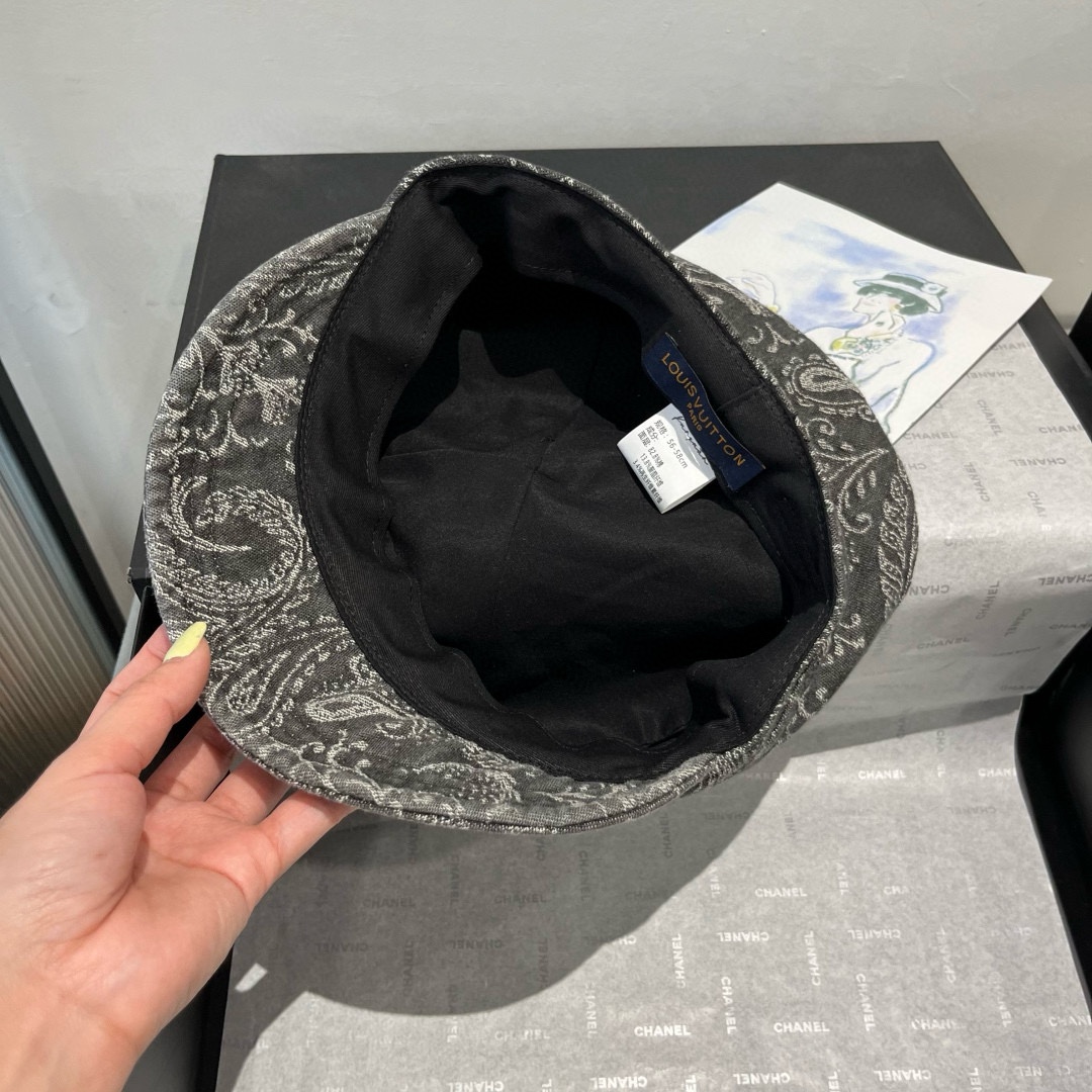 🆕

Lv新款鸭舌军帽，高级定制，头围57cm