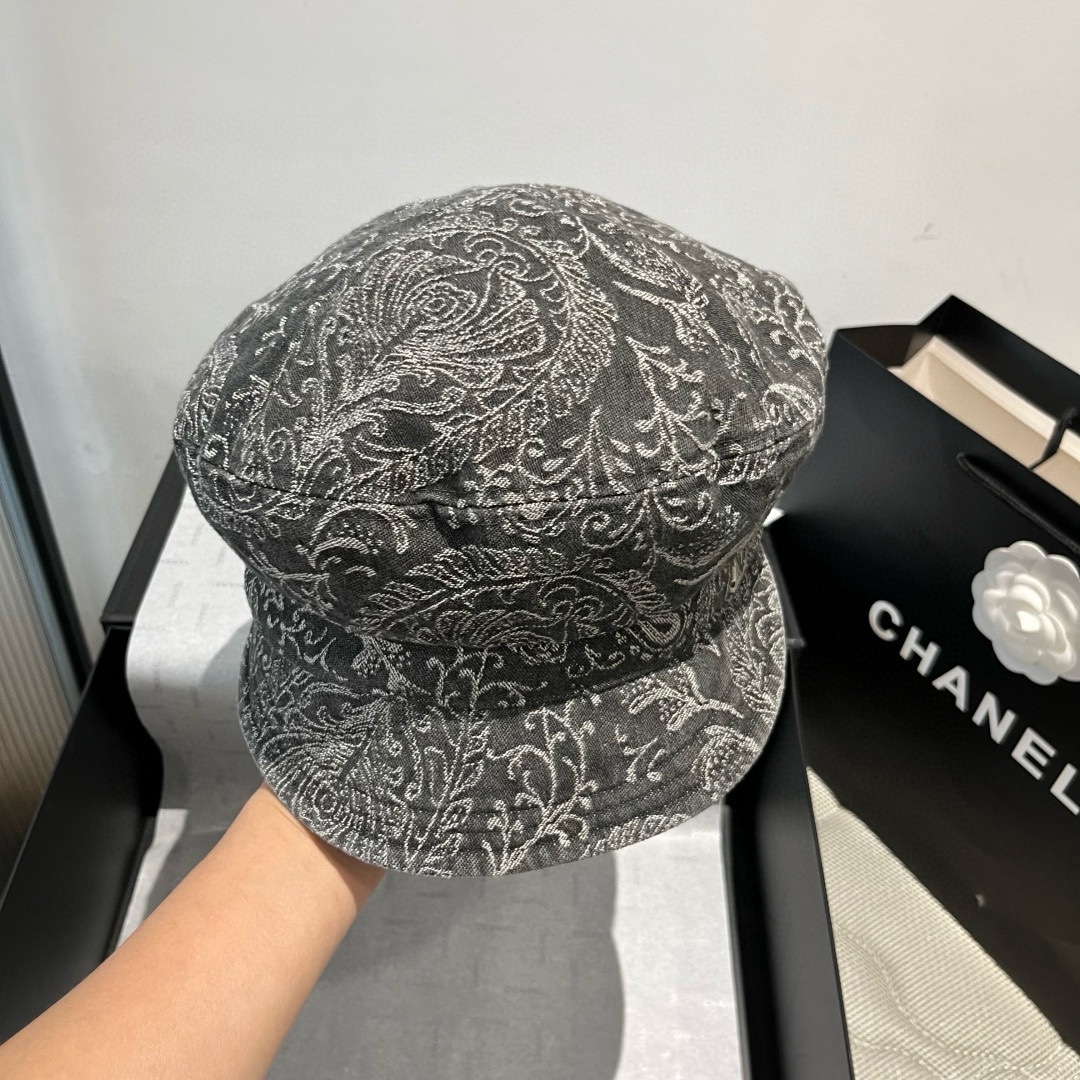 🆕

Lv新款鸭舌军帽，高级定制，头围57cm