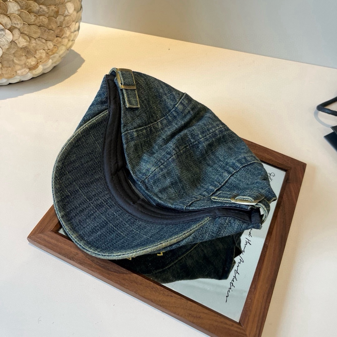 🆕

圣罗兰复古风前进鸭舌帽，高级百搭，头围57cm