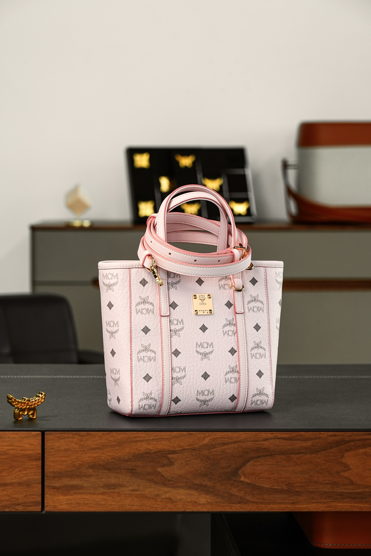 ®全新升级®官网同步 𝙈𝘾𝙈 𝘼𝙧𝙚𝙣 𝙏𝙤𝙣𝙞 𝙈𝙞𝙣𝙞 经典菜篮子购物袋 ·CP独家出品｜轻雾粉色 🉑️单肩🉑️斜挎
