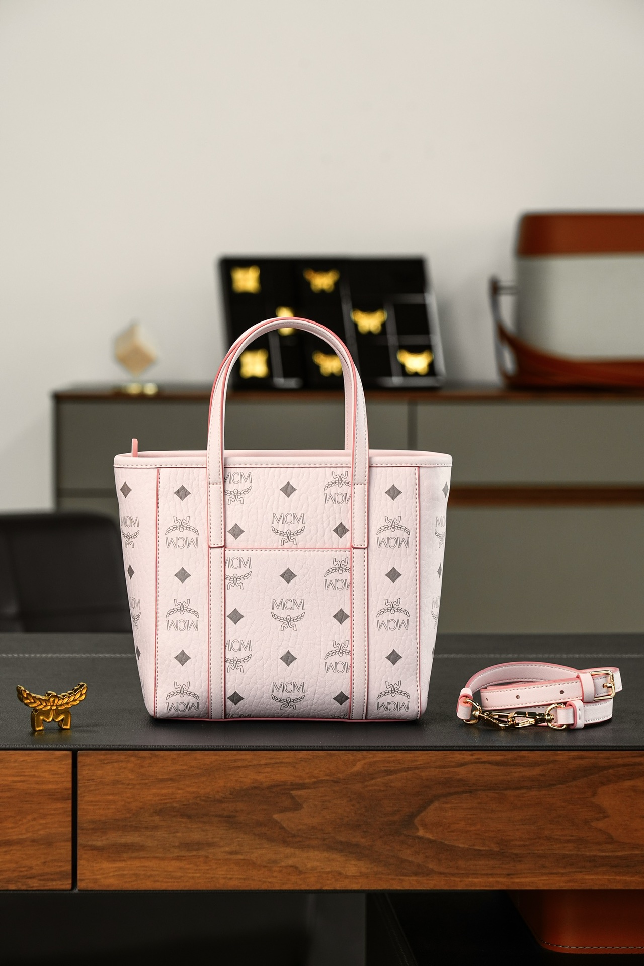 ®全新升级®官网同步 𝙈𝘾𝙈 𝘼𝙧𝙚𝙣 𝙏𝙤𝙣𝙞 𝙈𝙞𝙣𝙞 经典菜篮子购物袋 ·CP独家出品｜轻雾粉色 🉑️单肩🉑️斜挎